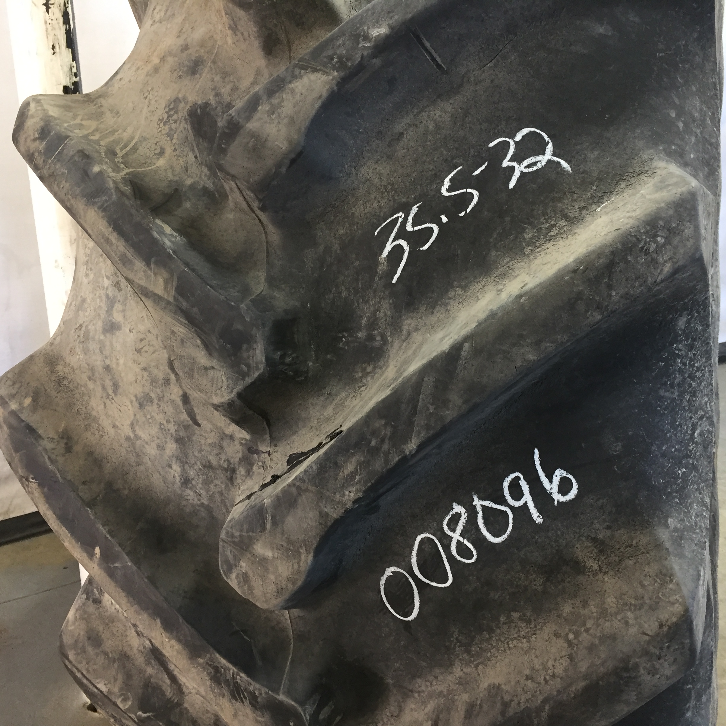 35.5/L-32 Firestone Champion Spade Grip R-2 Tire 008096