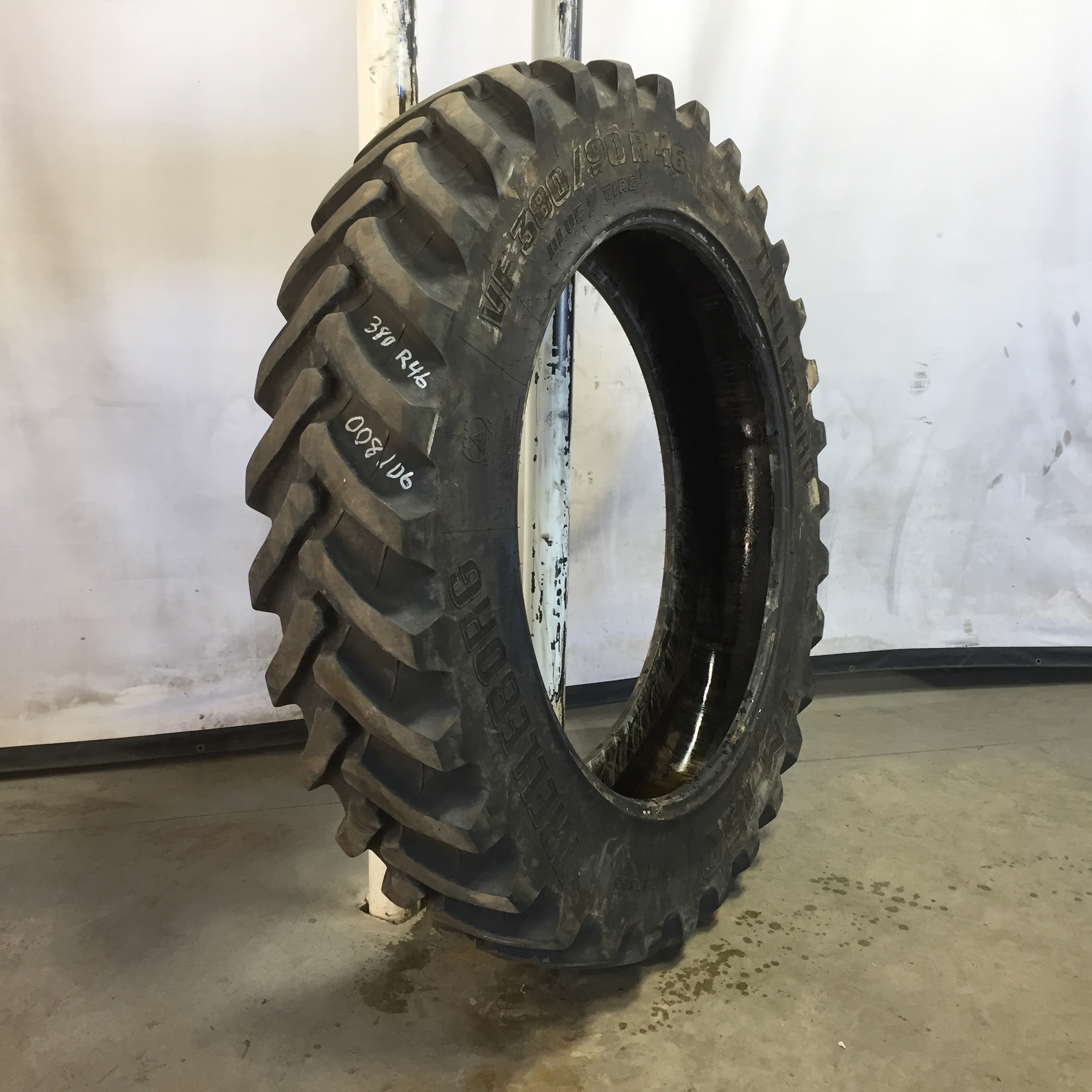 380/90R46 Trelleborg TM150 Row Crop Tire R-1 Tire 008106