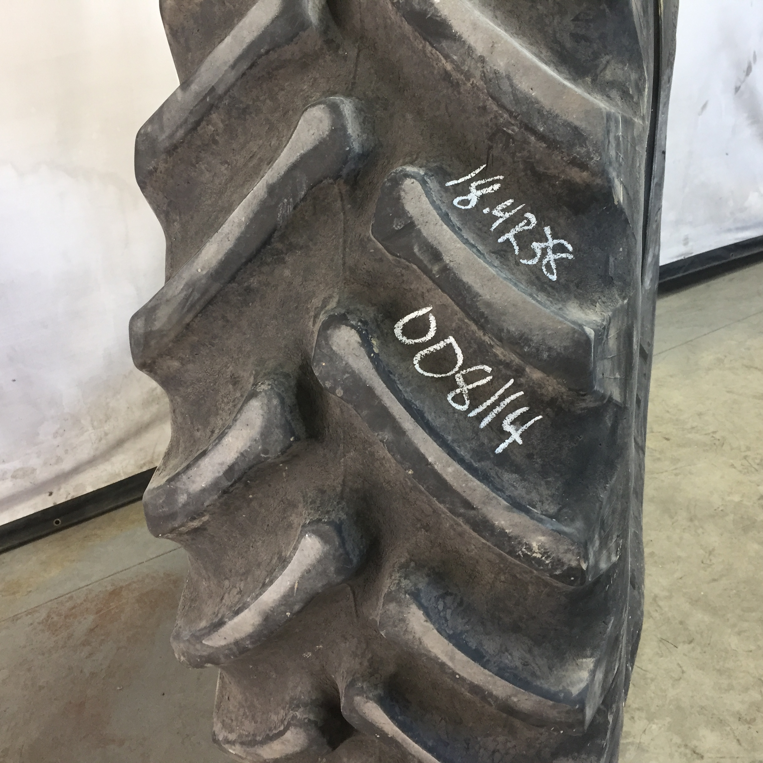 18.4/R38 Titan Farm Hi Traction Lug Radial R-1 Tire 008114