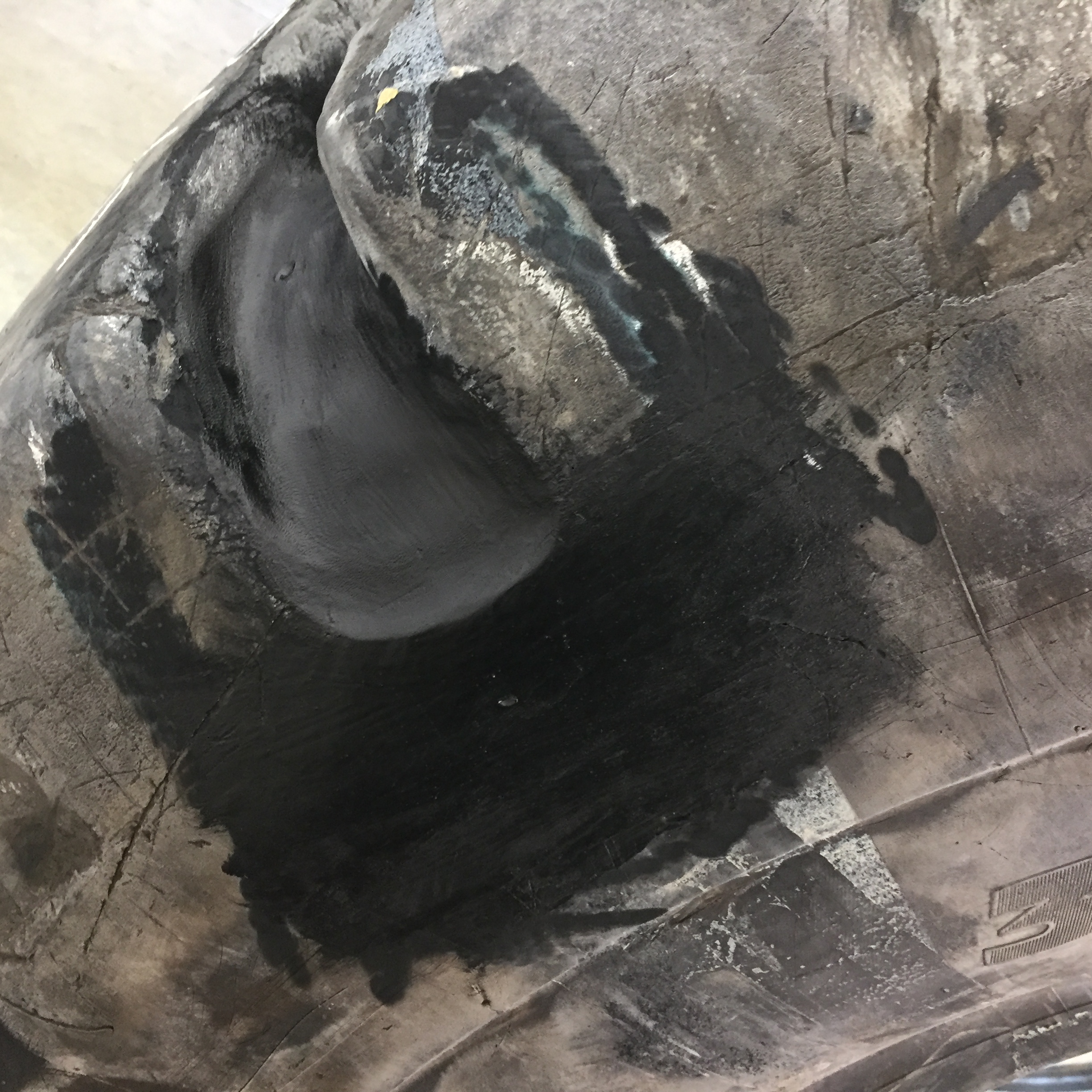 35/65R33 Michelin XLDD2 L-5 Tire 008115