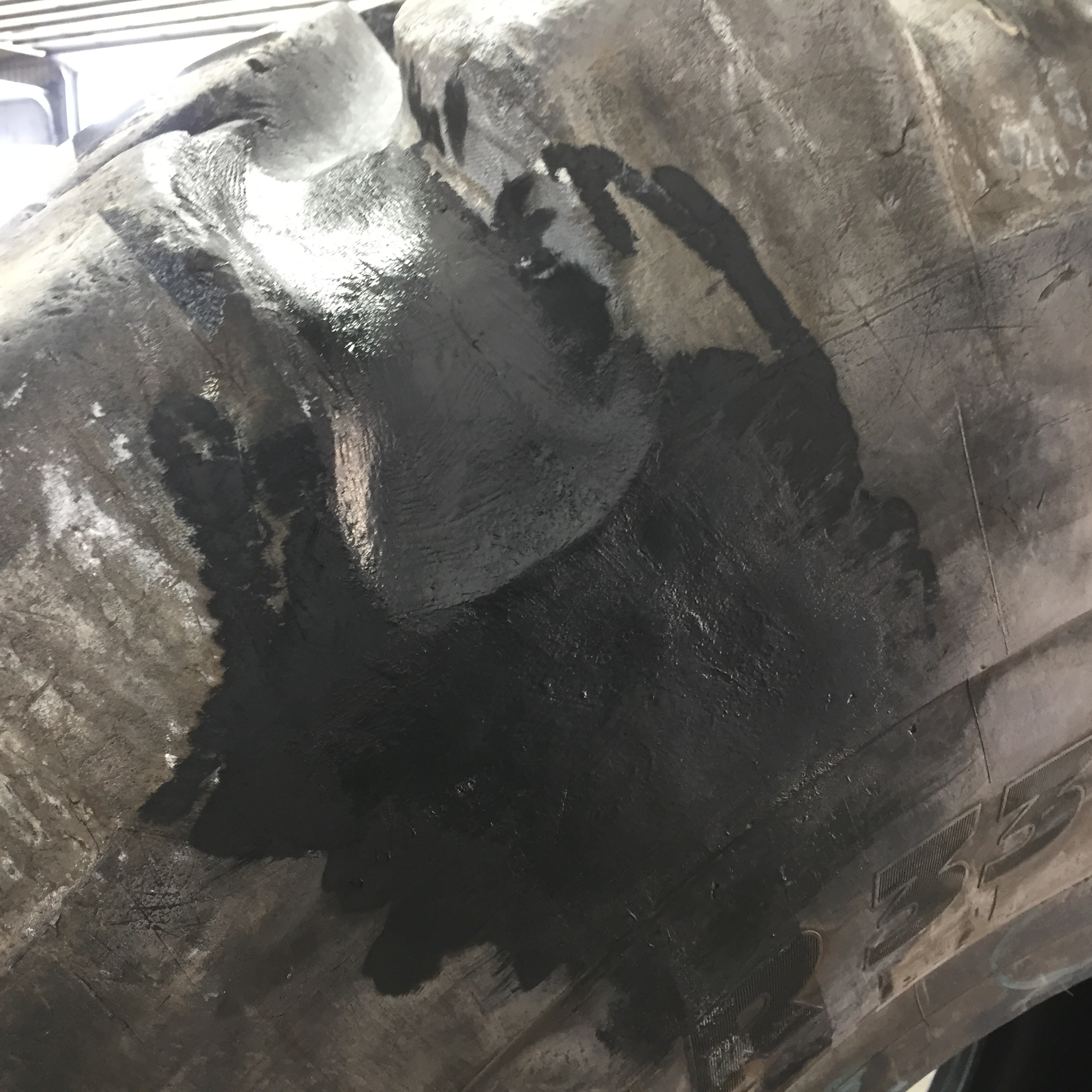 35/65R33 Michelin XLDD2 L-5 Tire 008115