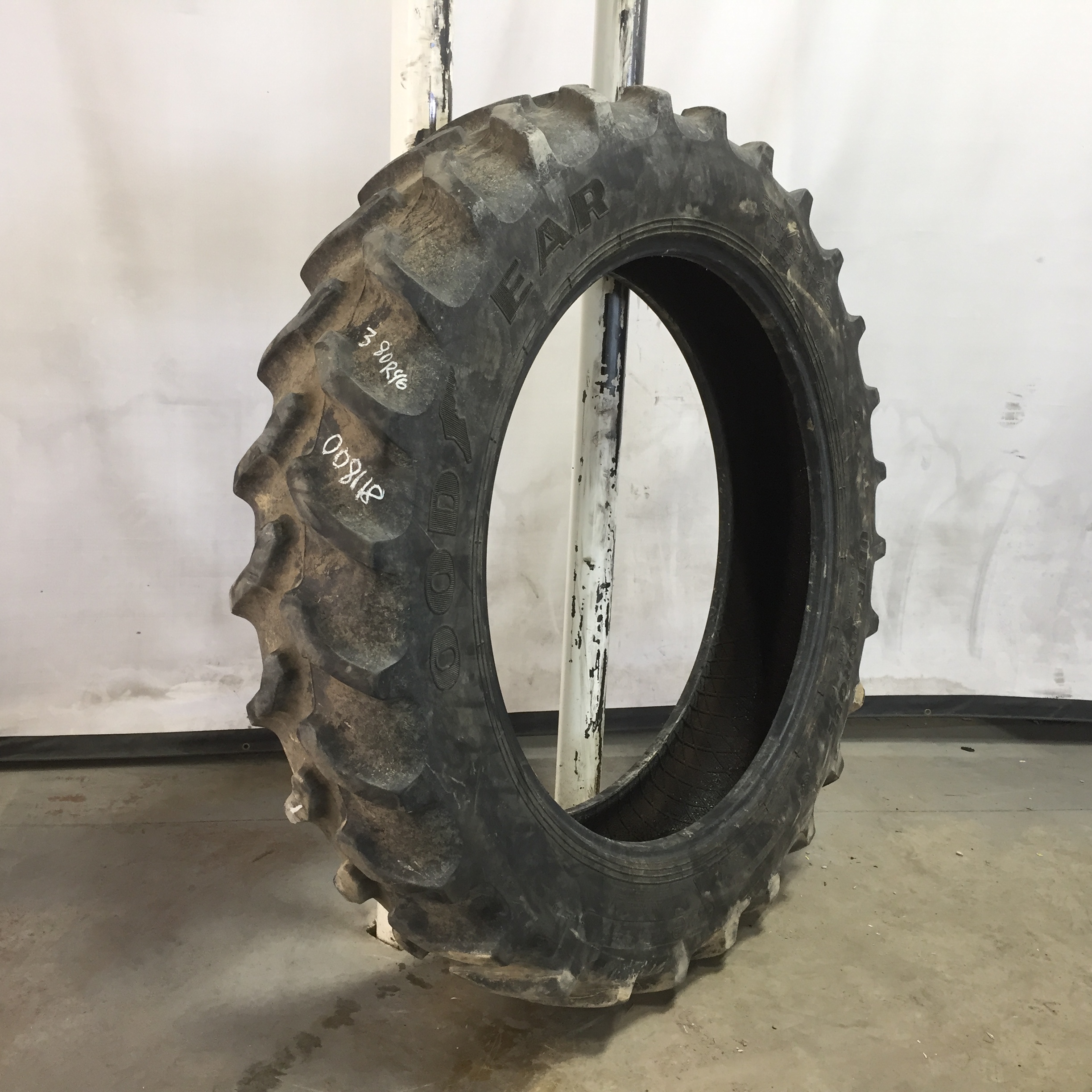 380/90R46 Goodyear Farm UltraTorque Radial R-1 Tire 008118