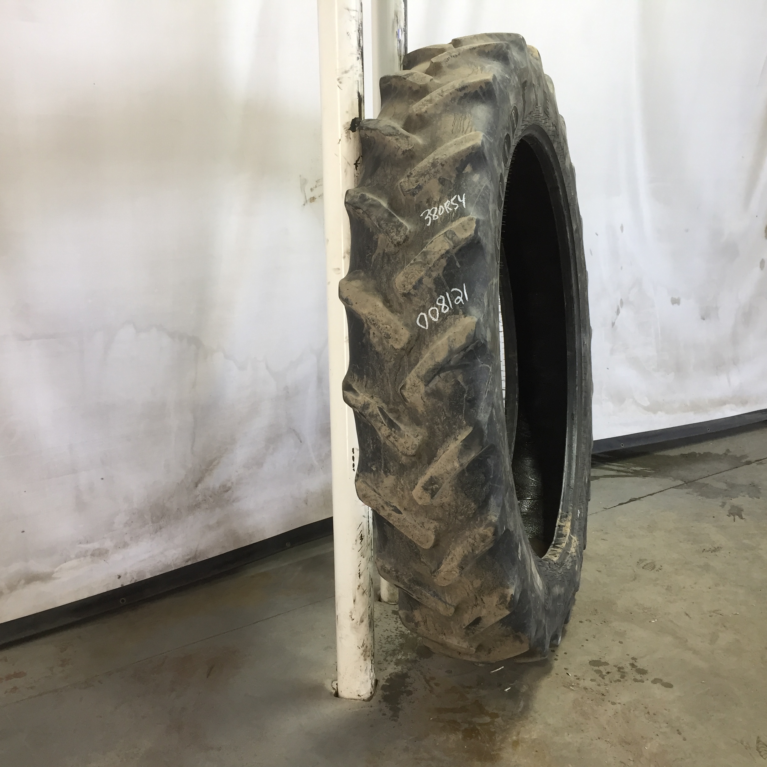 380/90R54 Goodyear Farm DT800 Super Traction R-1W Tire 008121