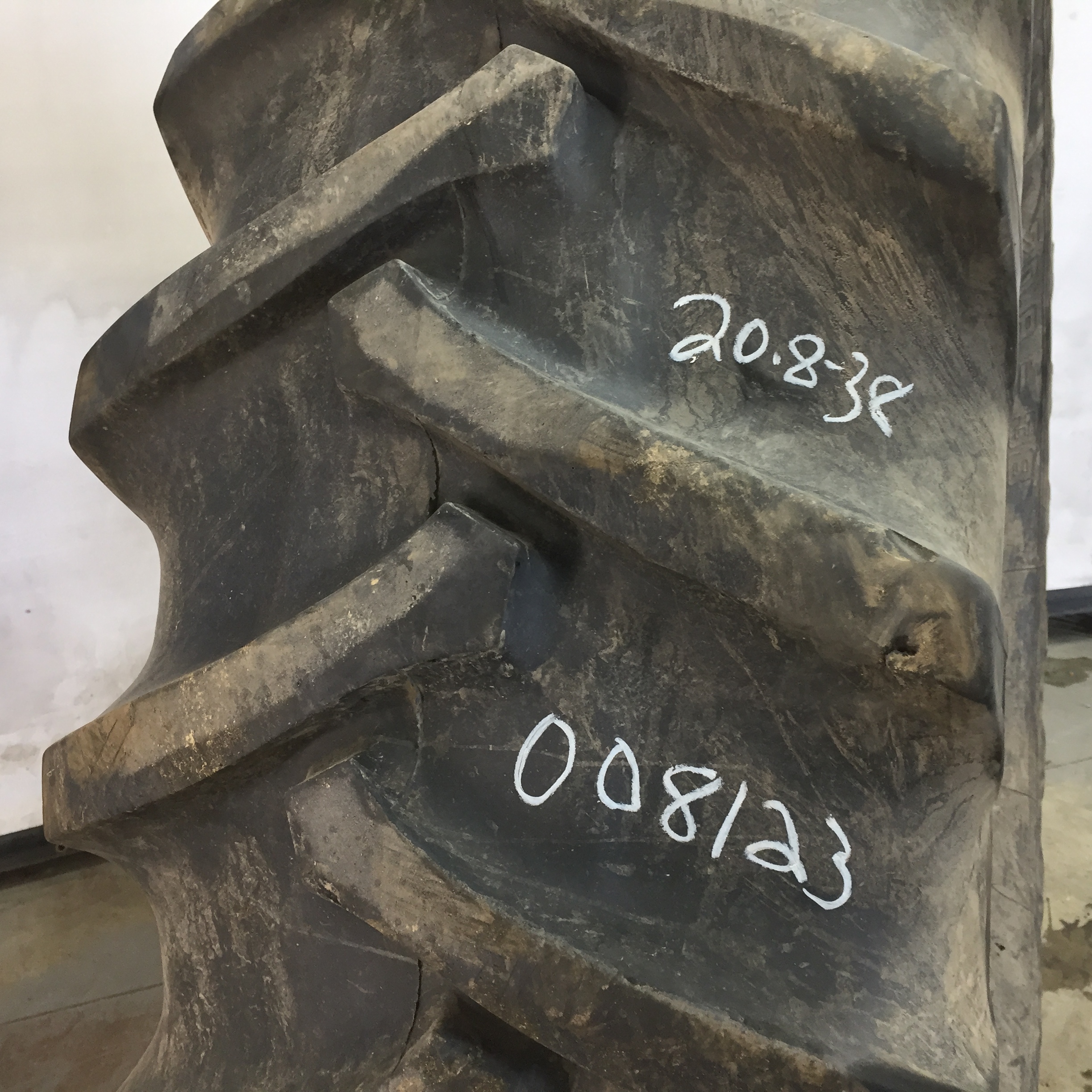 20.8/-38 Galaxy Rear Tractor C Tread R-1 Tire 008123