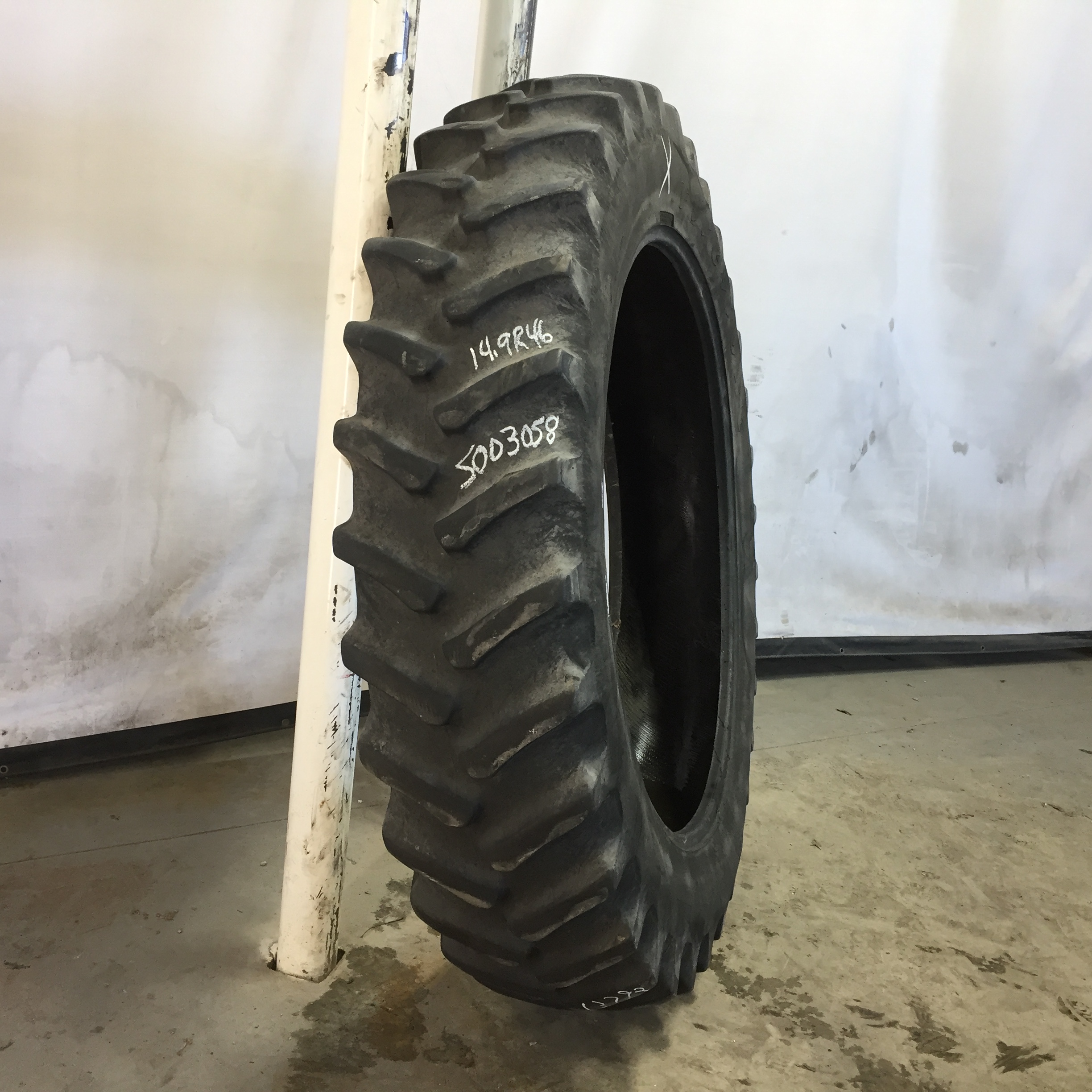 14.9/R46 Firestone Radial All Traction 23 R-1 Tire S003058