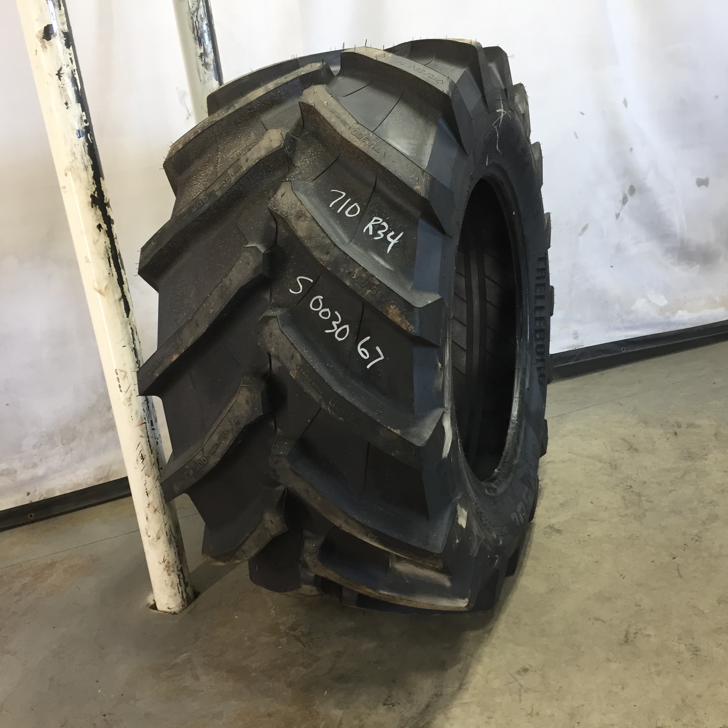 710/55R34 Trelleborg TM900 High Power R-1W Tire S003067