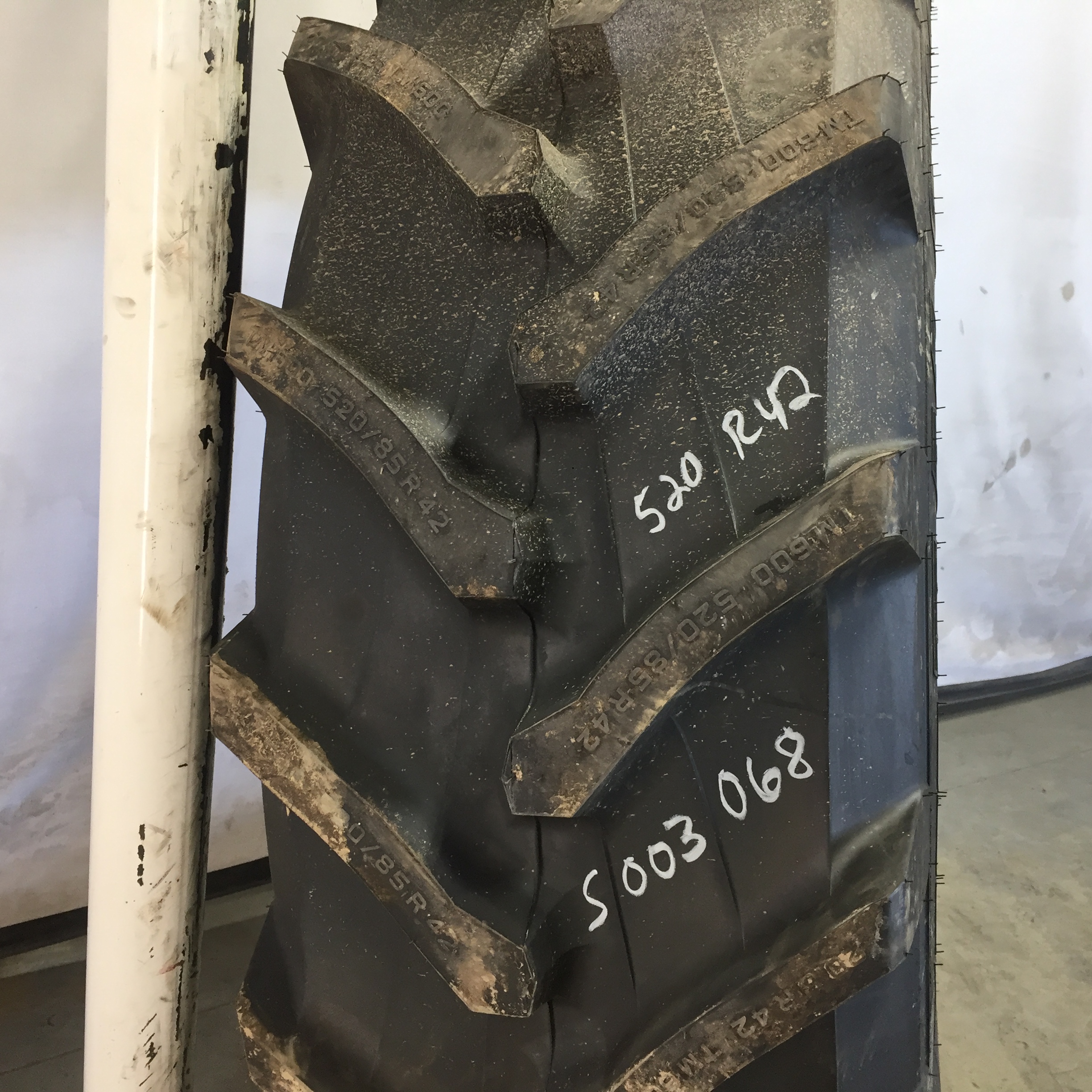 520/85R42 Trelleborg TM600 R-1W Tire S003068