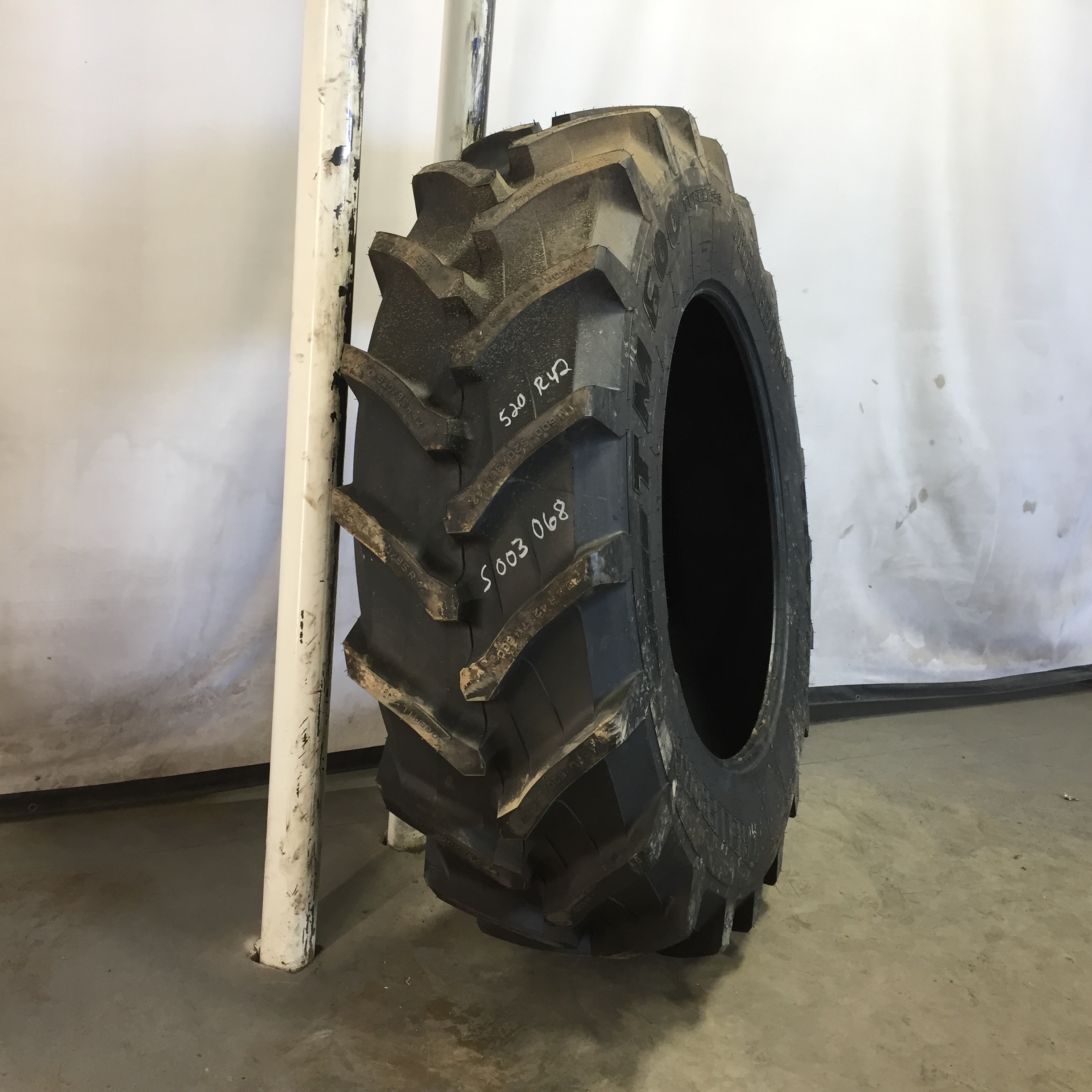 520/85R42 Trelleborg TM600 R-1W Tire S003068