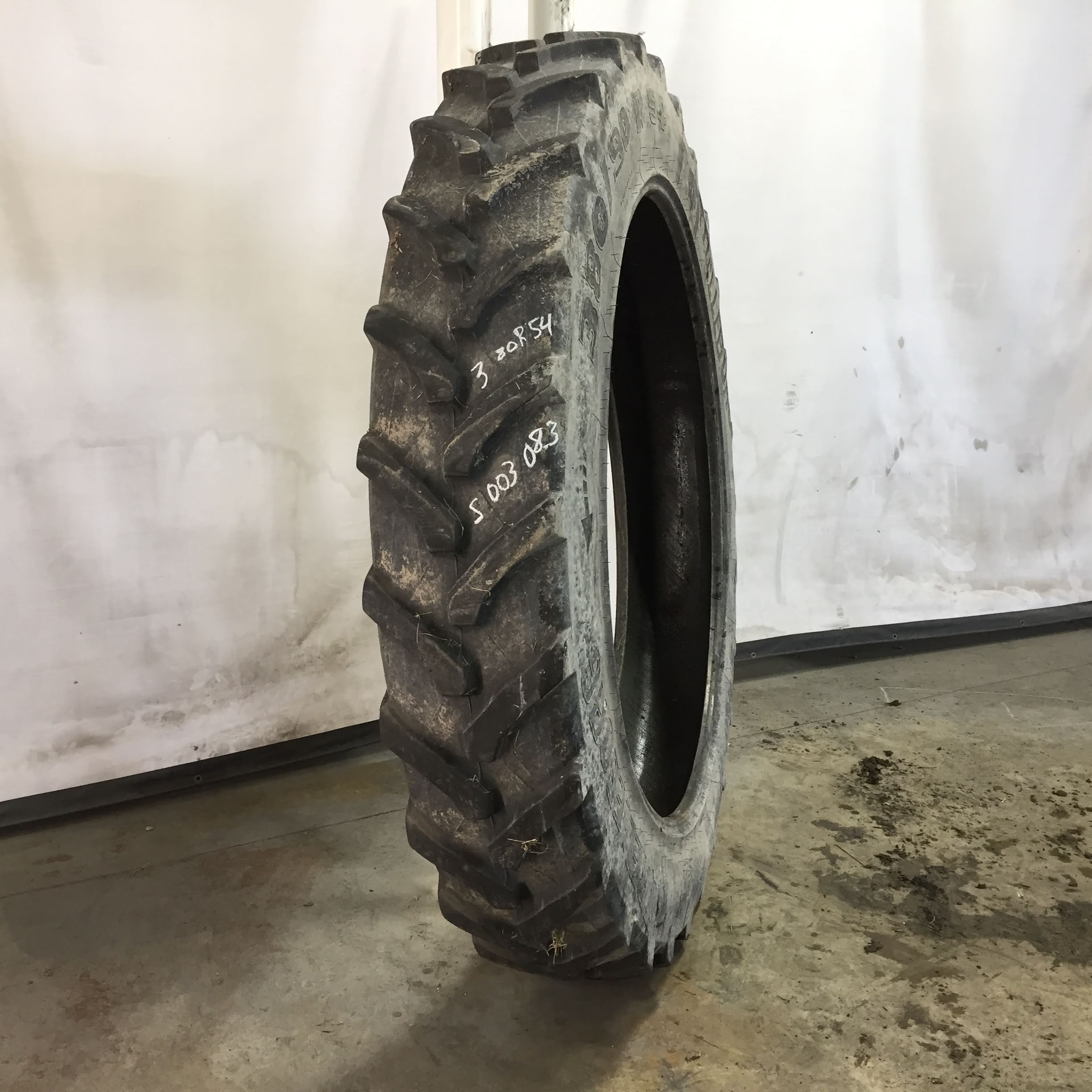 380/90R54 Trelleborg TM100 R-1 Tire S003083
