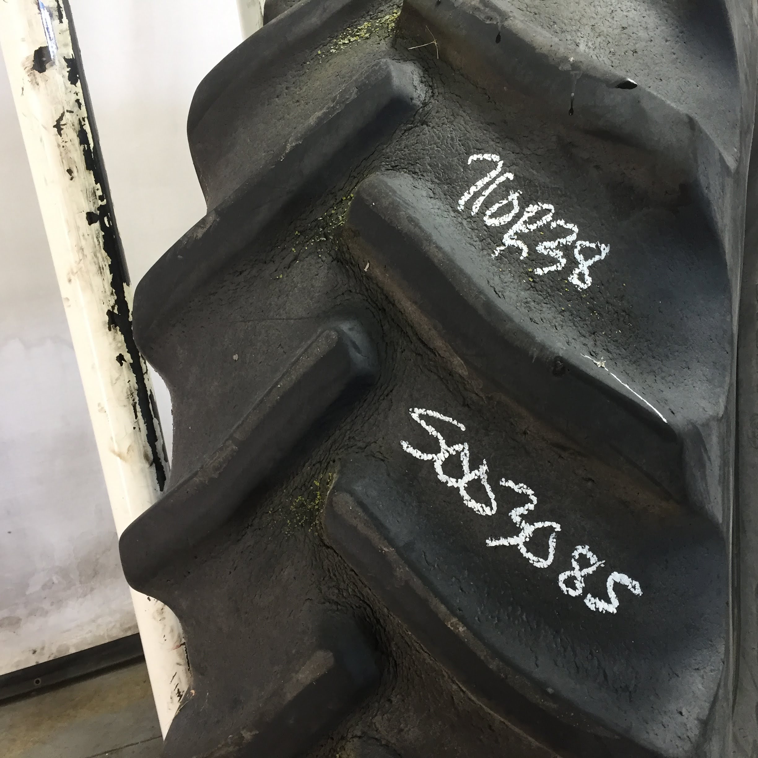 710/70R38 Goodyear Farm DT820 Super Traction R-1W Tire S003085