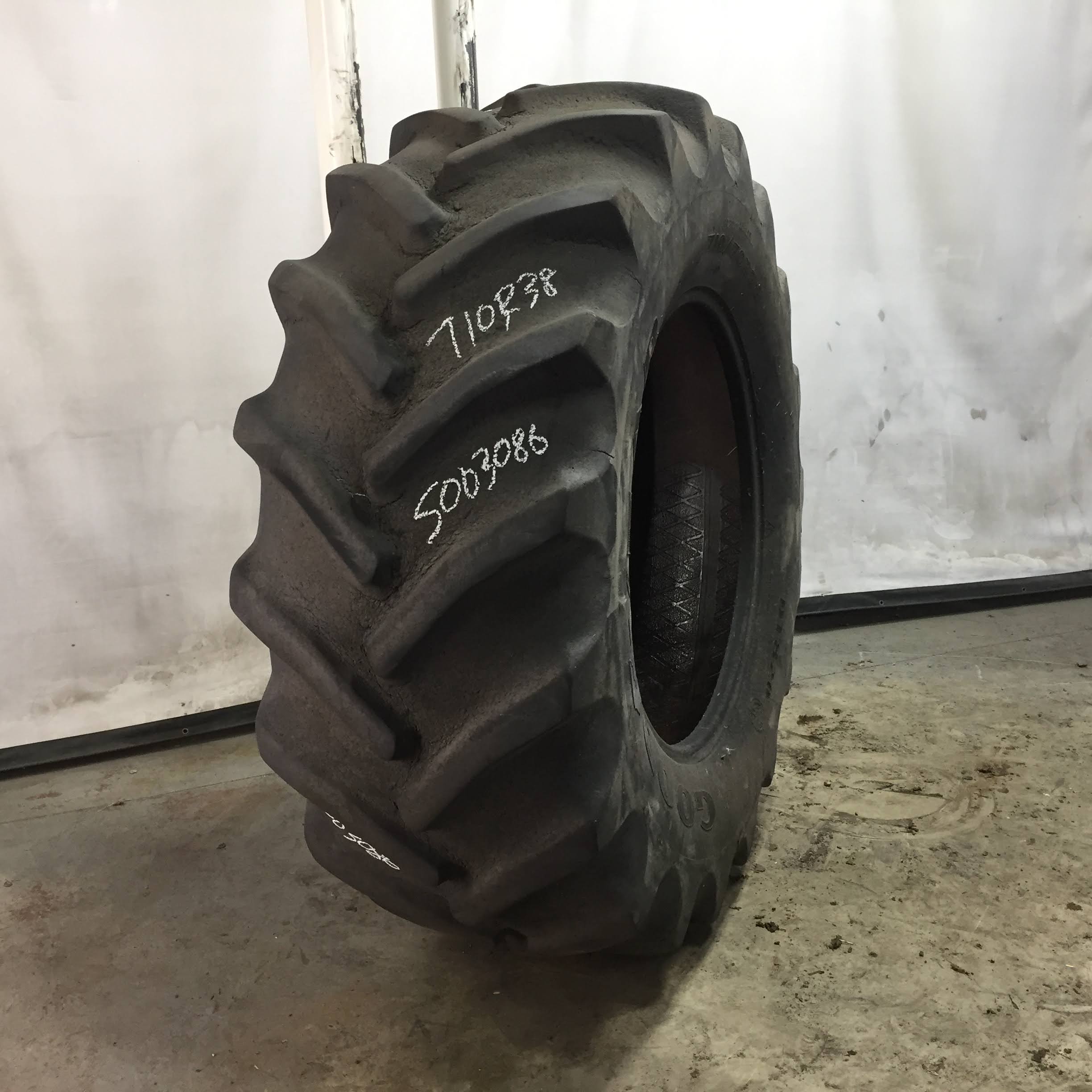 710/70R38 Goodyear Farm DT820 Super Traction R-1W Tire S003086