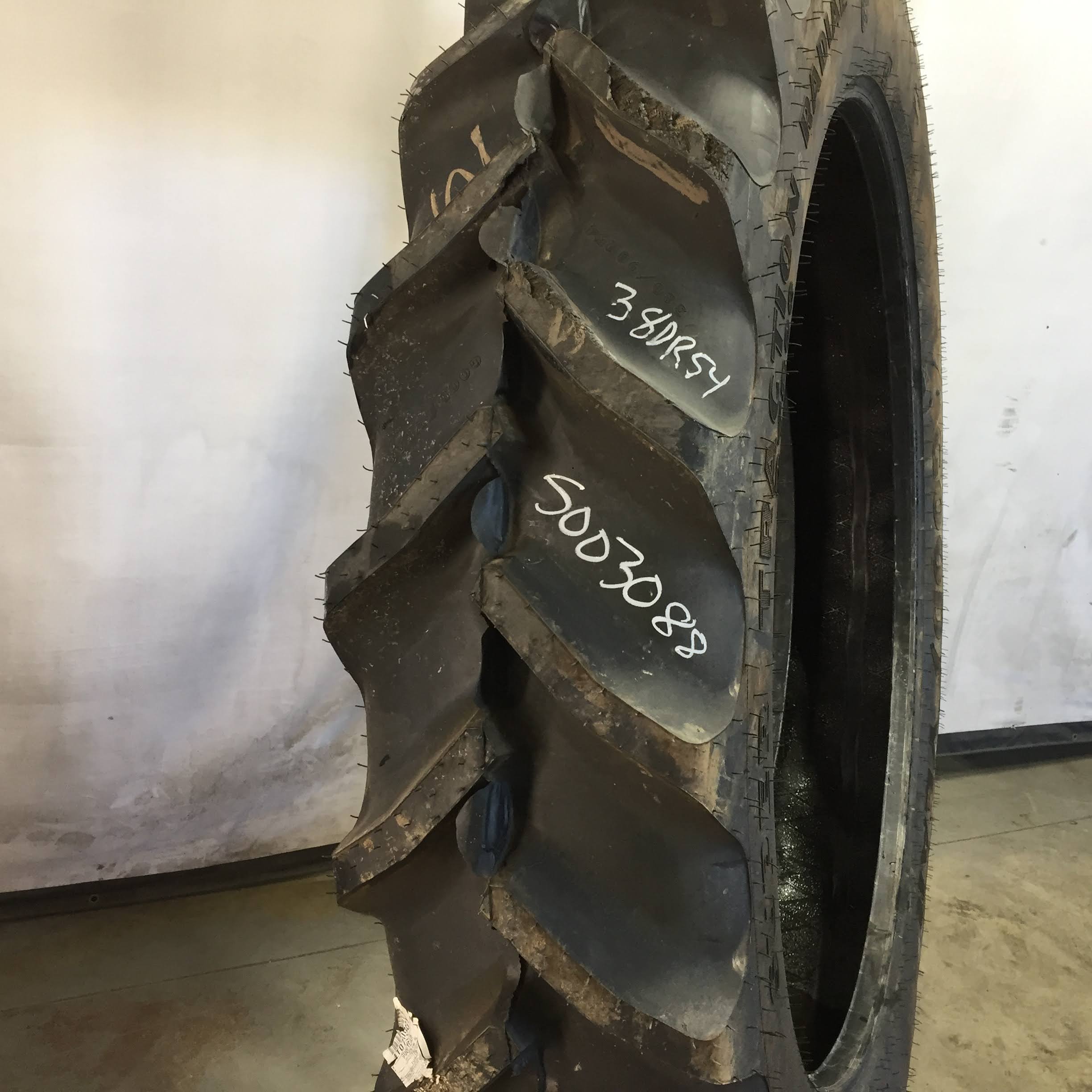 380/90R54 Goodyear Farm DT800 Super Traction R-1W Tire S003088