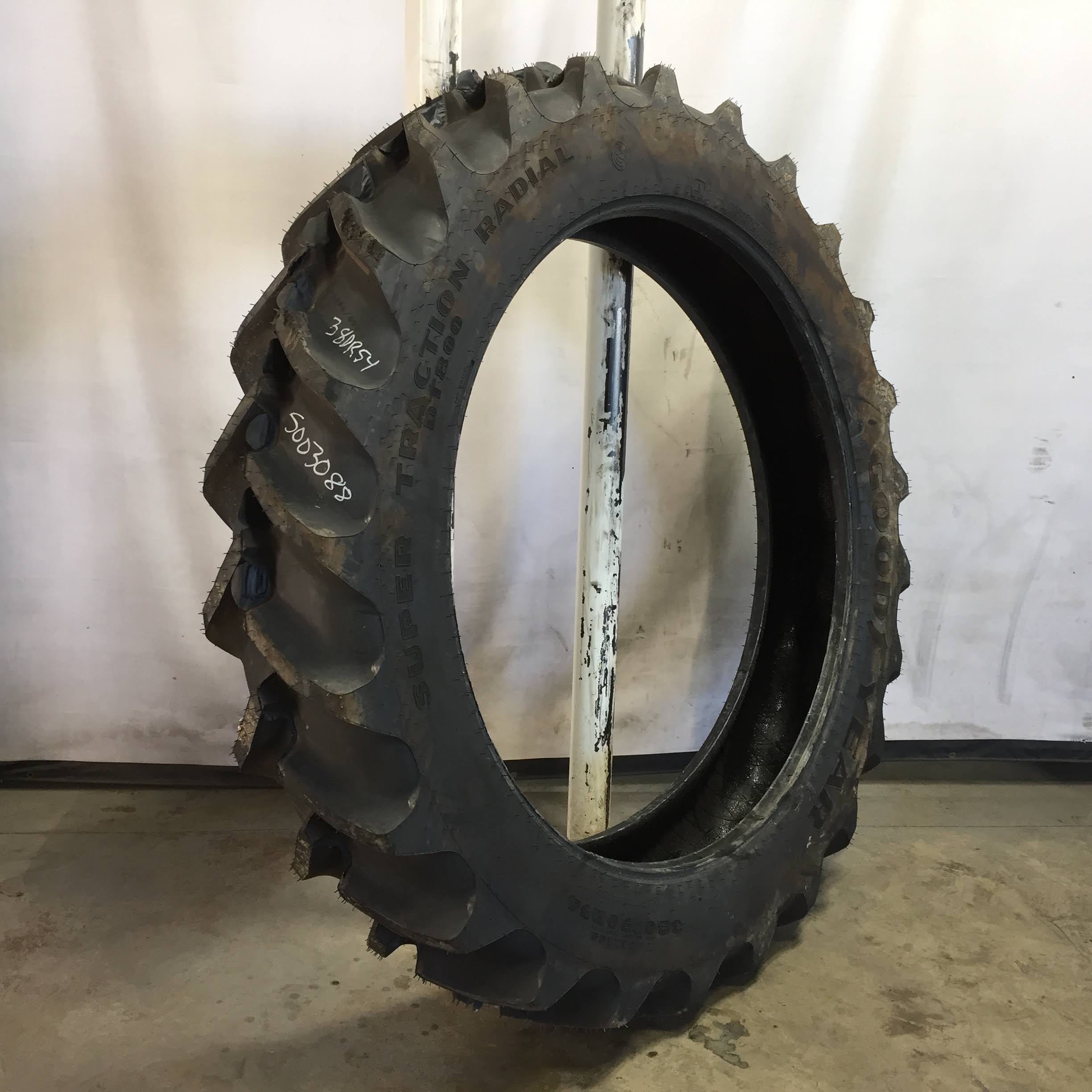 380/90R54 Goodyear Farm DT800 Super Traction R-1W Tire S003088