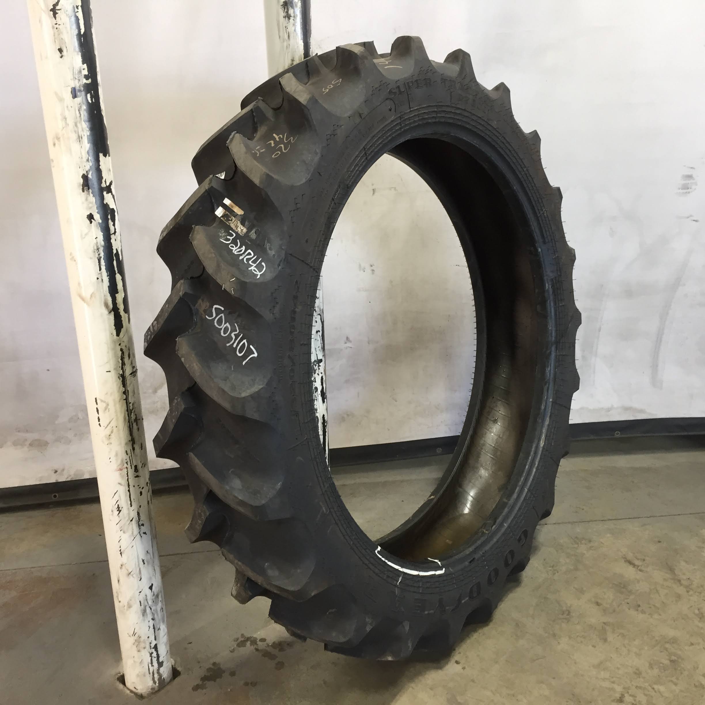 320/80R42 Goodyear Farm DT800 Super Traction R-1W Tire S003107