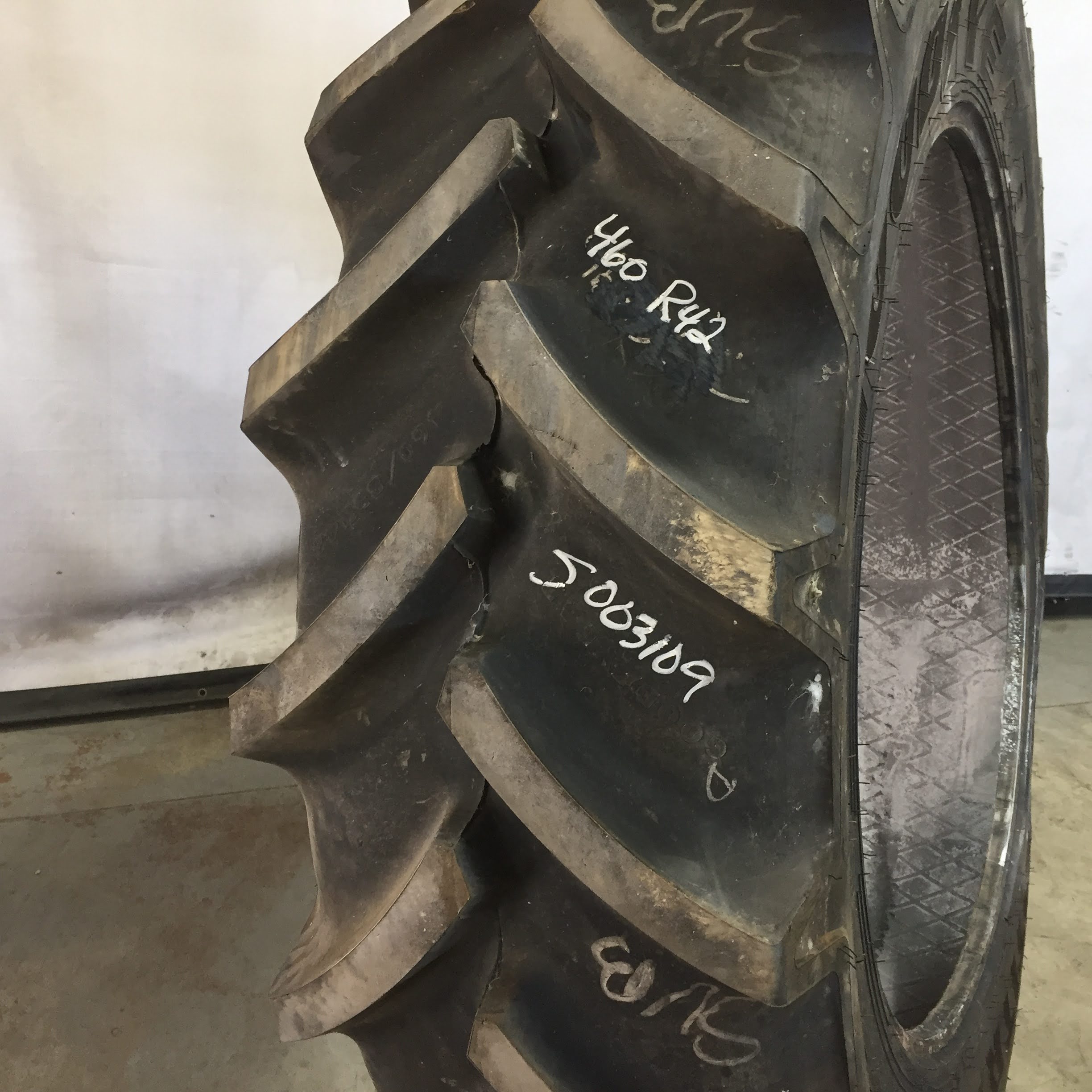 460/85R42 Goodyear Farm DT806 Optitrac R-1W Tire S003109