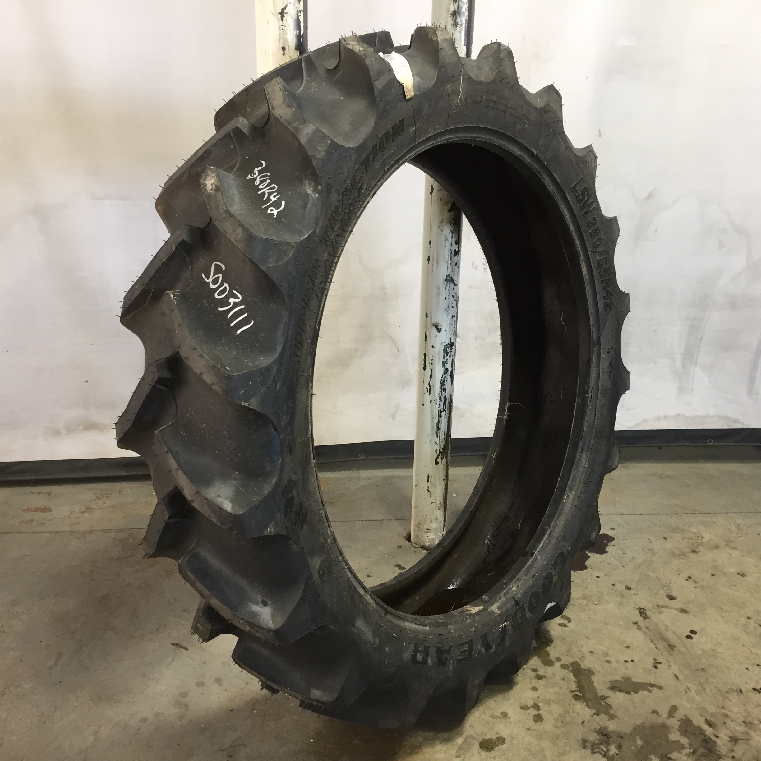 380/65R42 Goodyear Farm Super Traction Radial R-1W Tire S003111