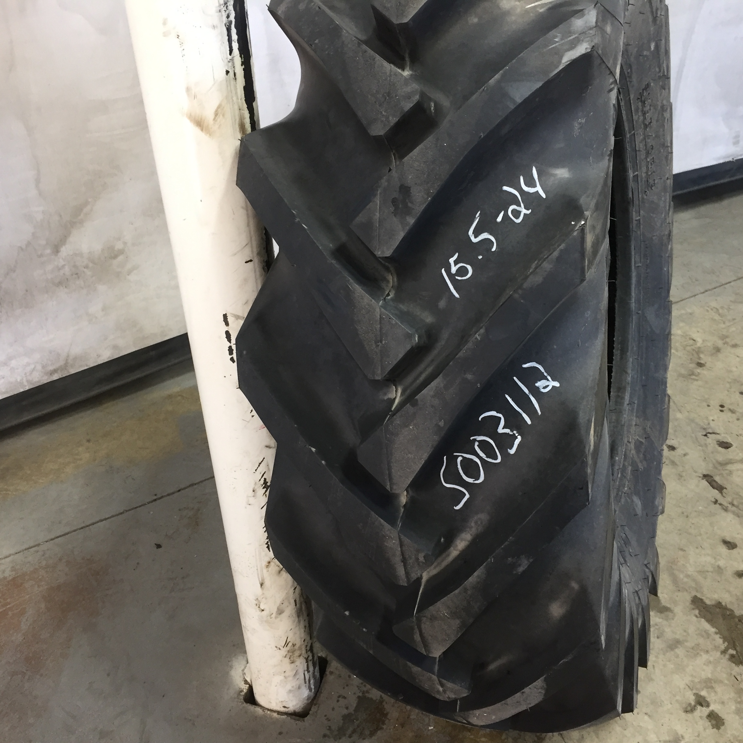 15.5/80-24 Goodyear Farm Sure Grip Implement I-3 Tire S003112