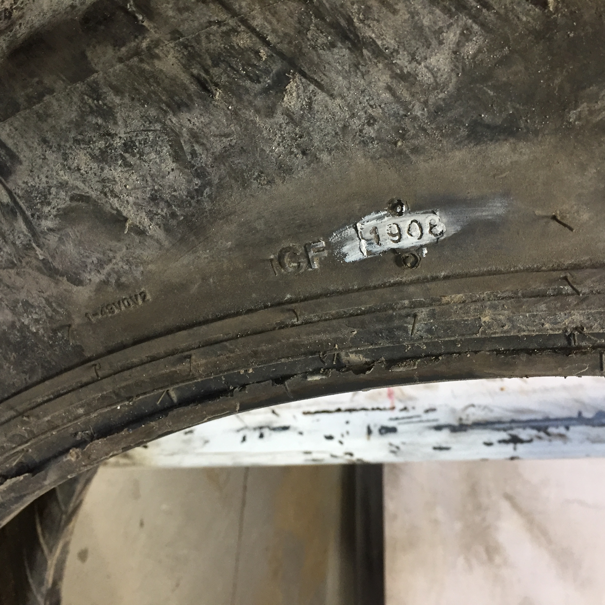 320/80R42 Titan Farm TT49V Radial R-1W Tire S003113