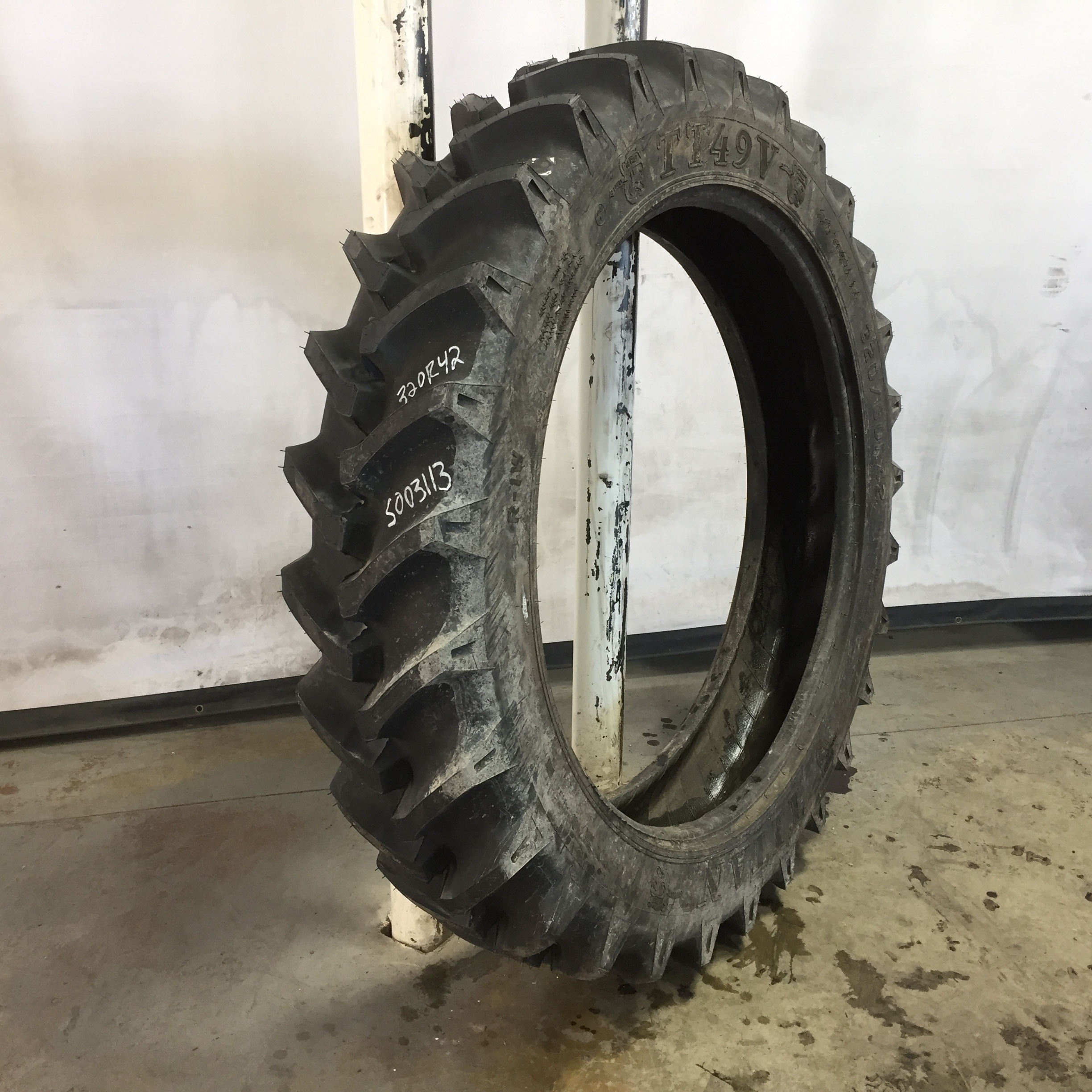 320/80R42 Titan Farm TT49V Radial R-1W Tire S003113