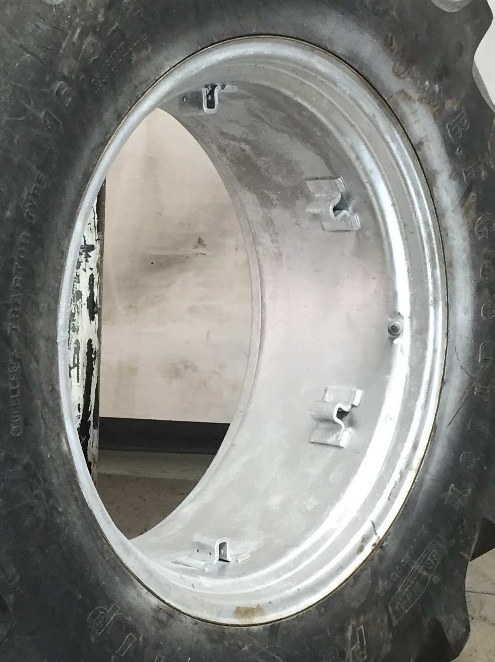 28''D x 14''W Rim with Clamp/Loop Style Wheel WT008528