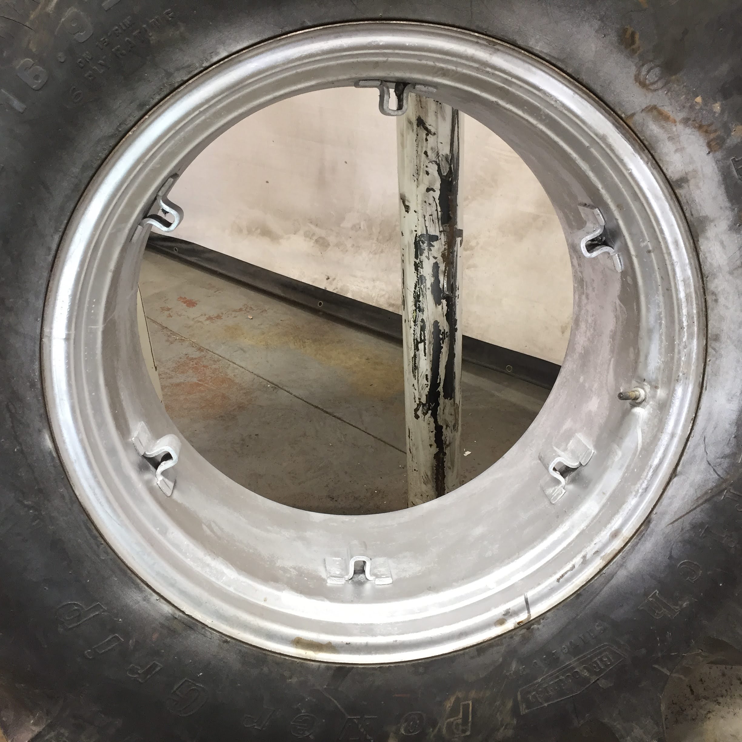 28''D x 14''W Rim with Clamp/Loop Style Wheel WT008528