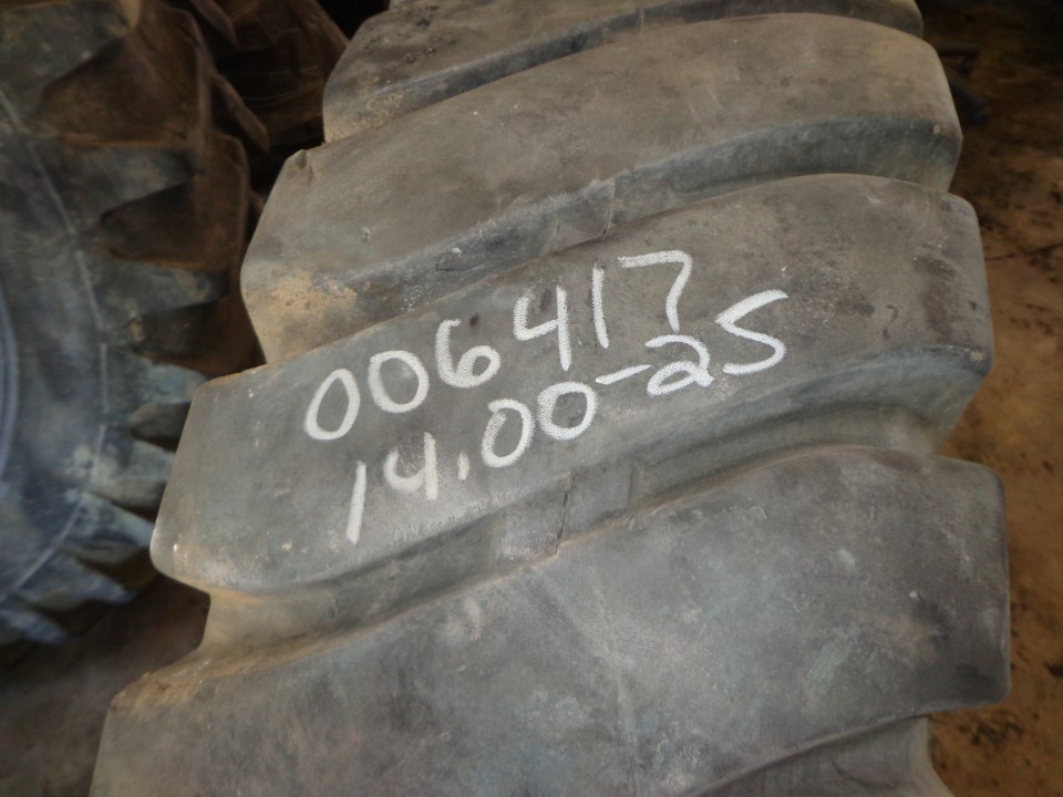 14.00/-25 BKT Tires EM 937 Earthmover E-3 Tire 006417