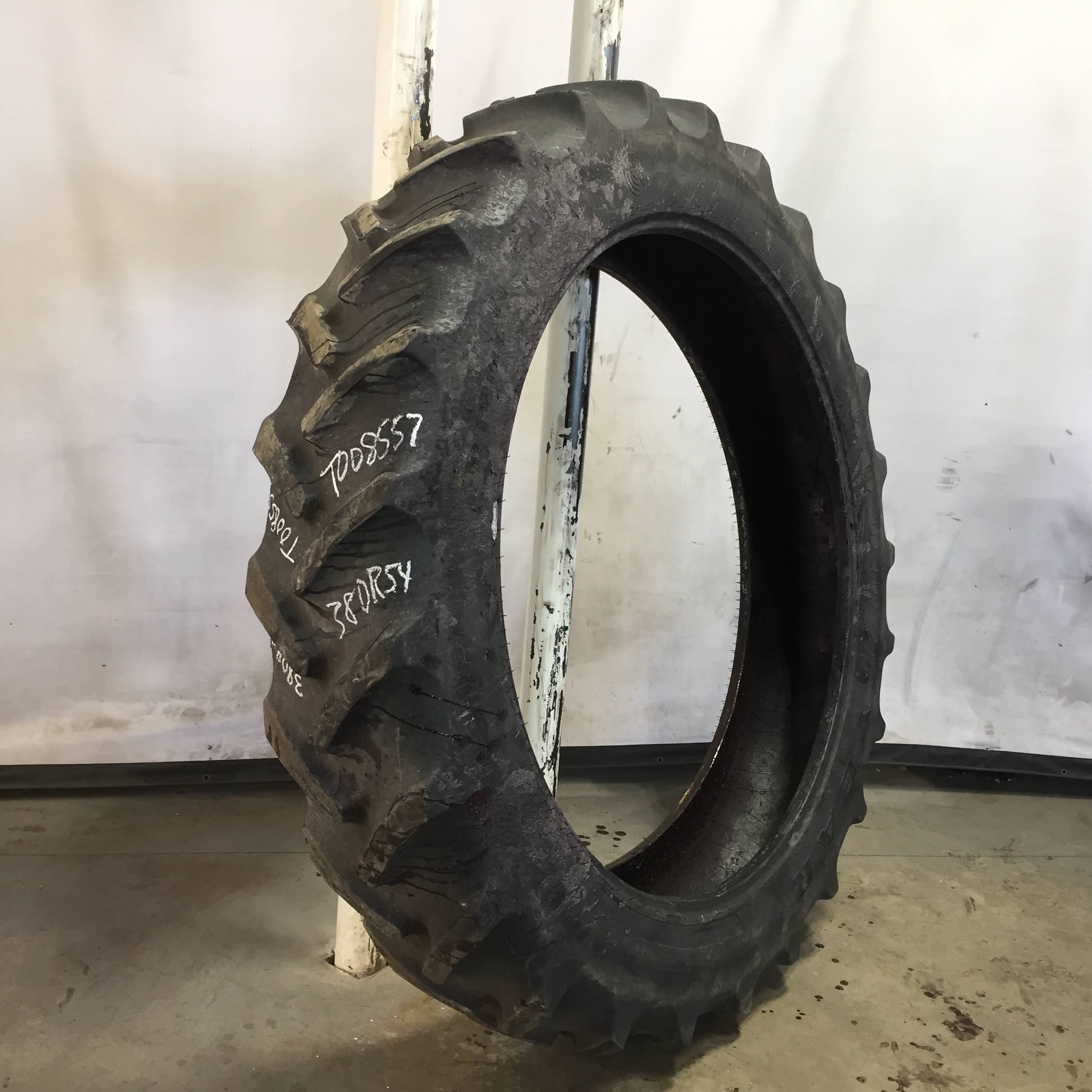 380/90R54 Goodyear Farm DT800 Super Traction R-1W Tire T008557