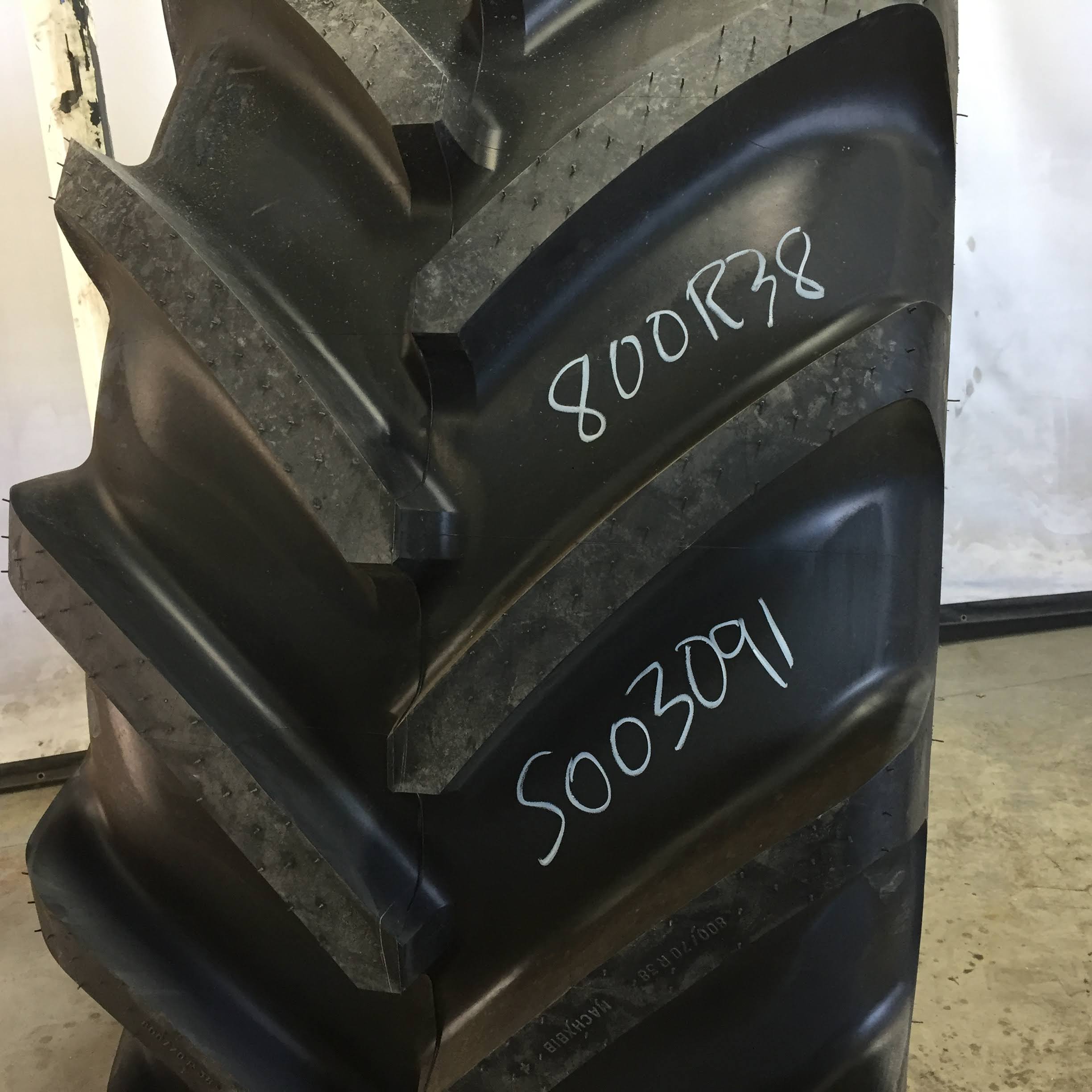 800/70R38 Michelin MachXBib R-1W Tire S003091