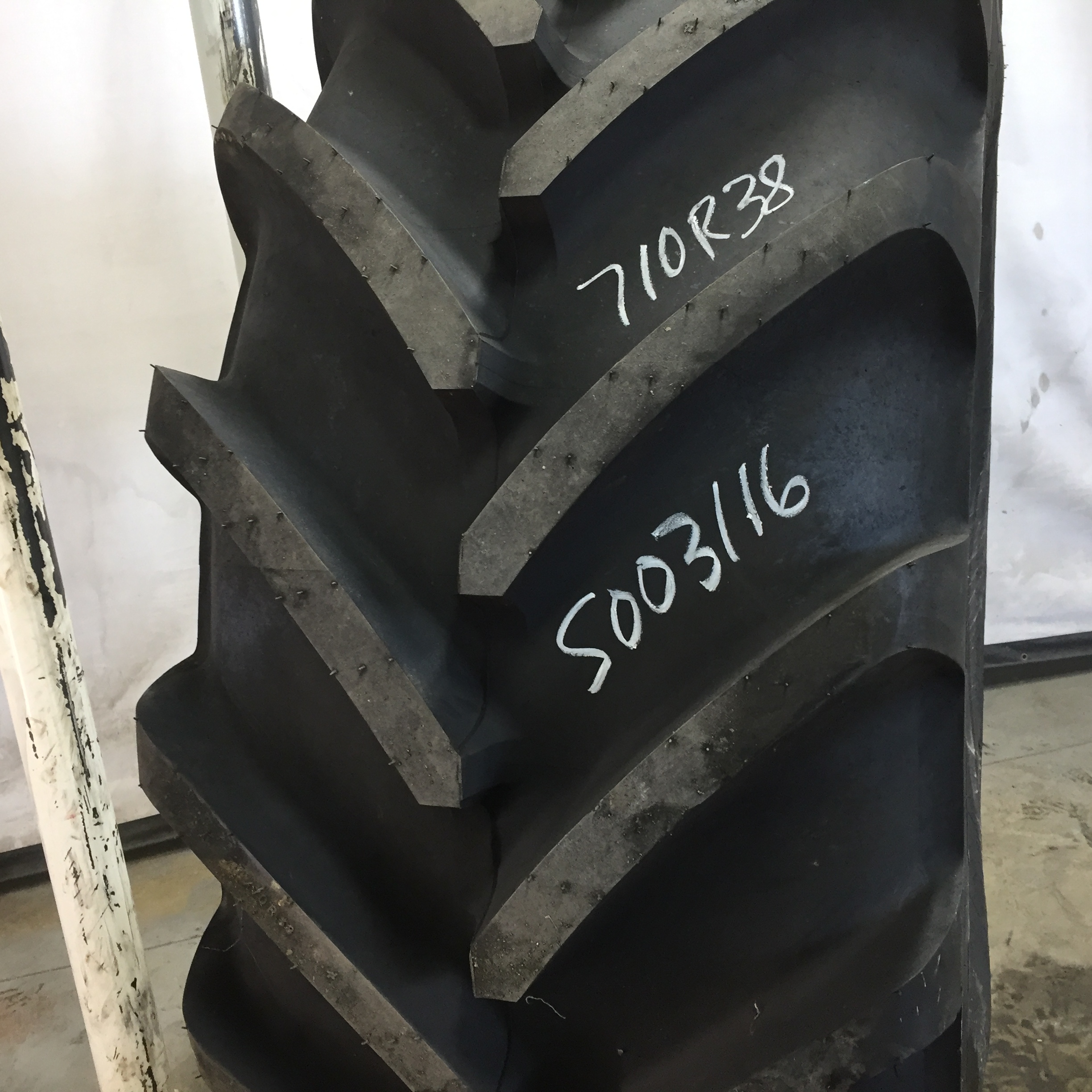 710/70R38 Michelin XM28 R-1W Tire S003116