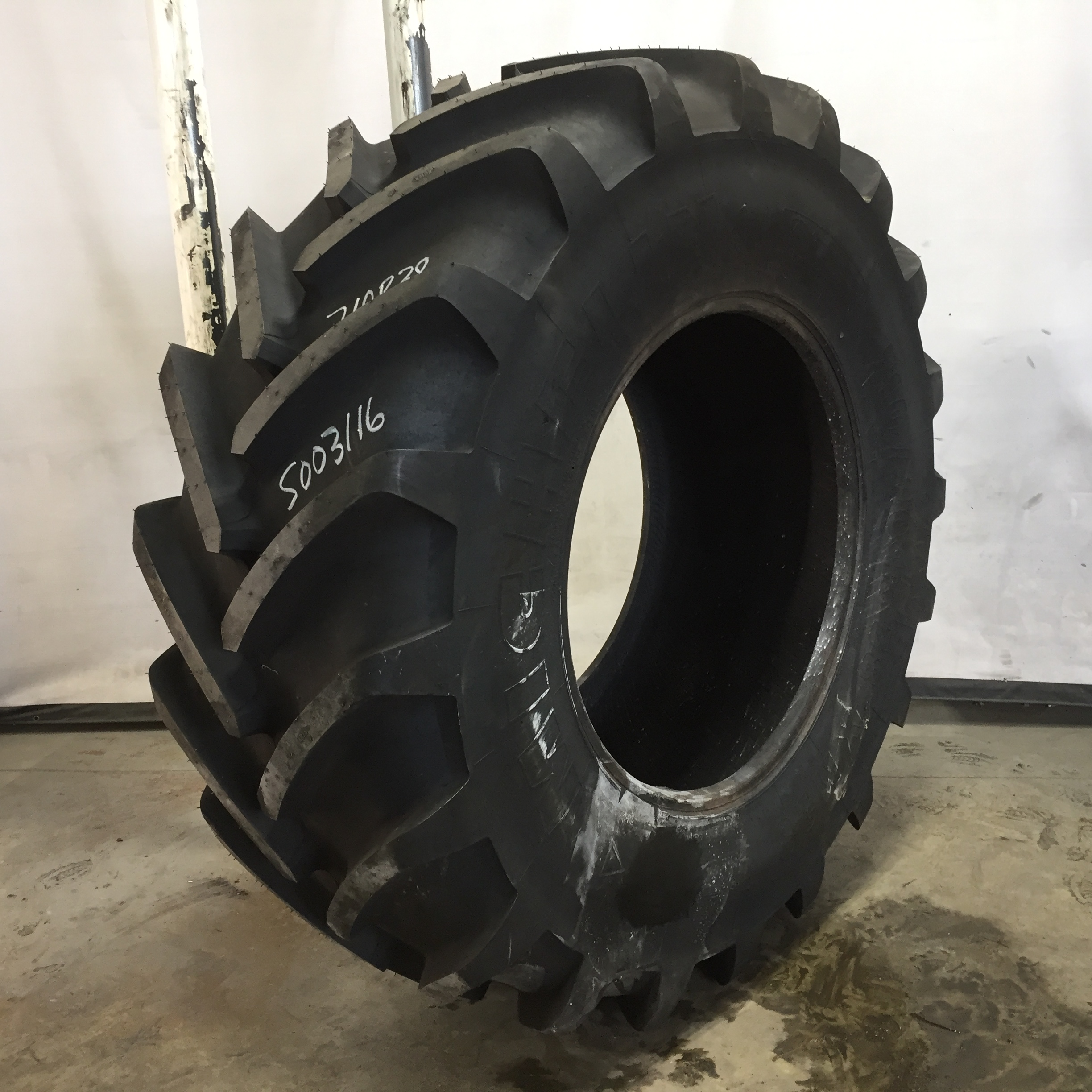 710/70R38 Michelin XM28 R-1W Tire S003116