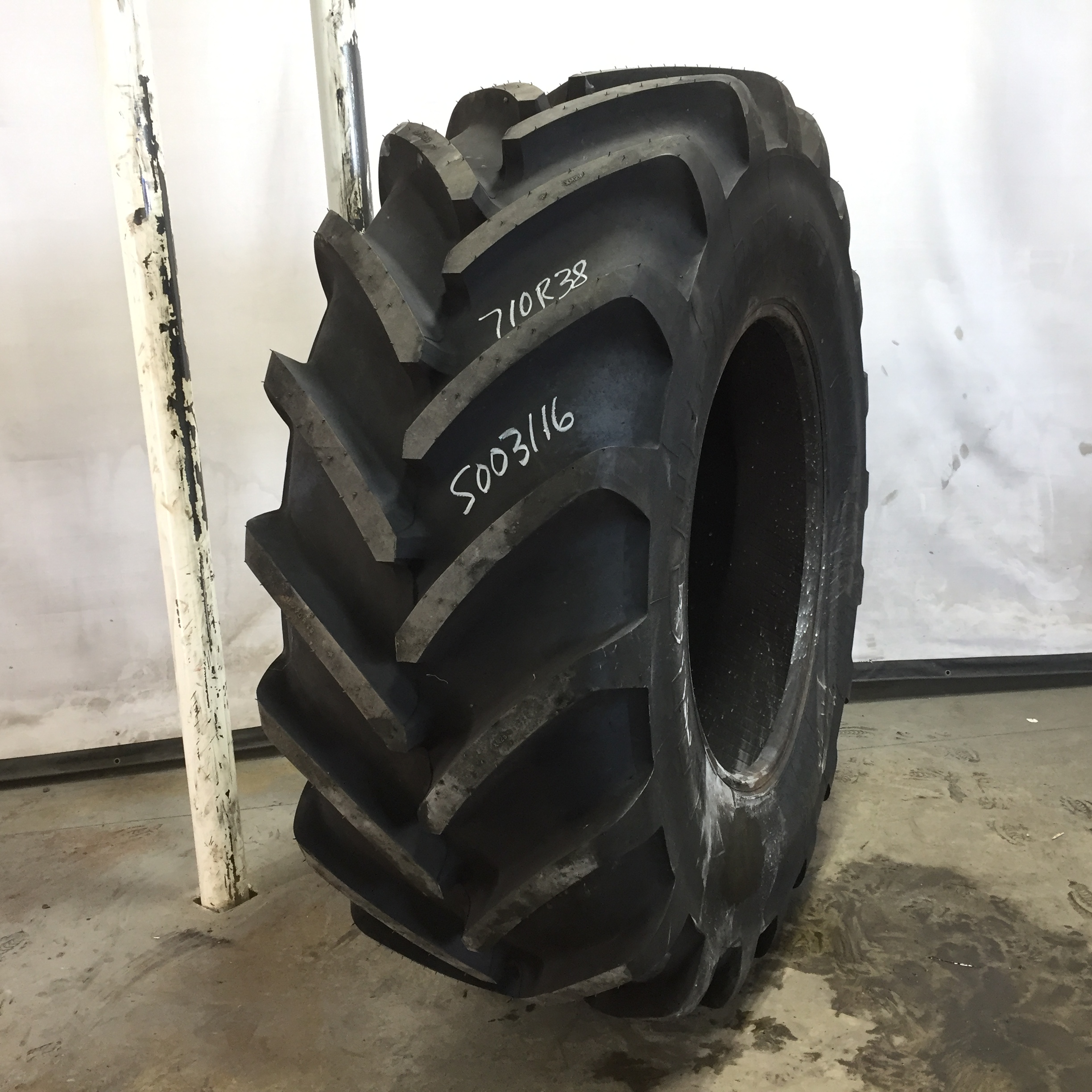 710/70R38 Michelin XM28 R-1W Tire S003116