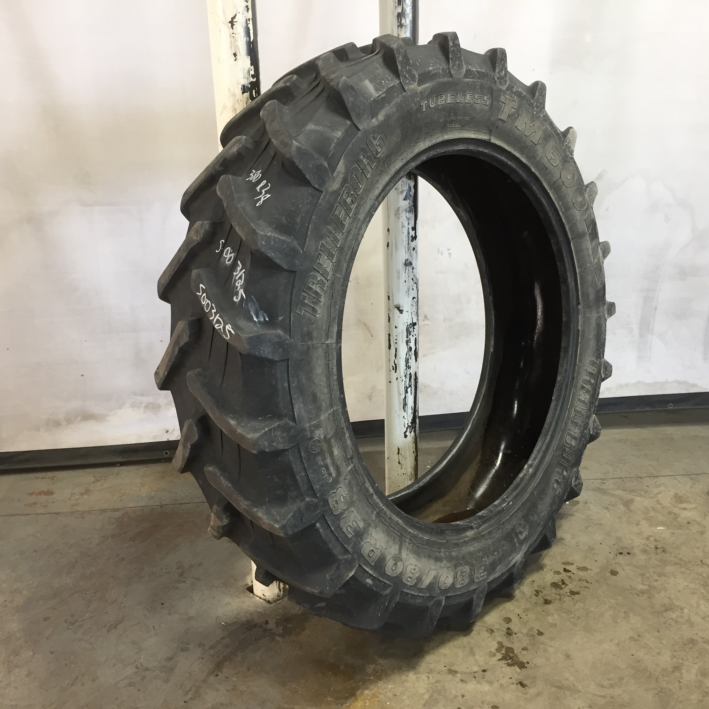 380/80R38 Trelleborg TM600 R-1W Tire S003125