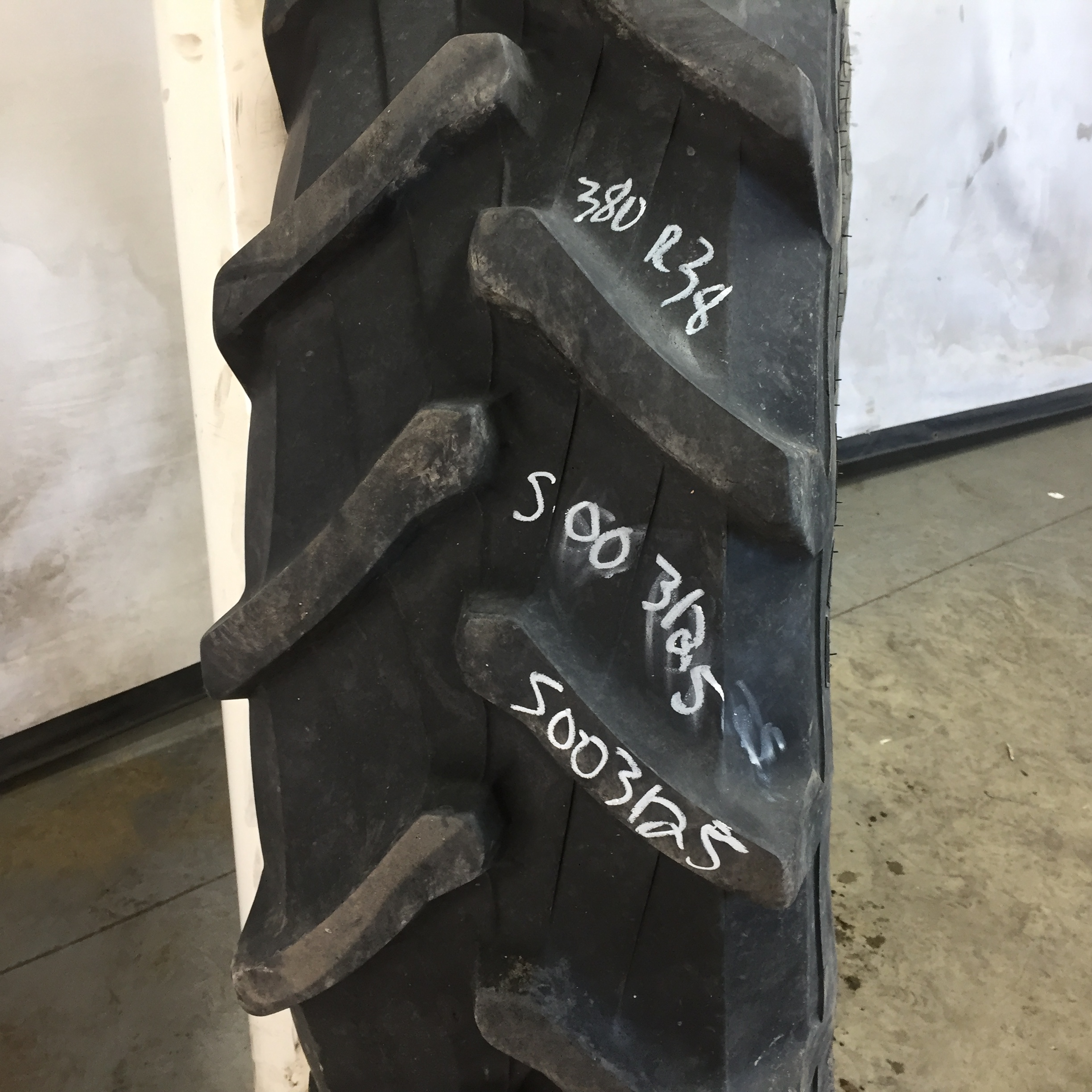 380/80R38 Trelleborg TM600 R-1W Tire S003125