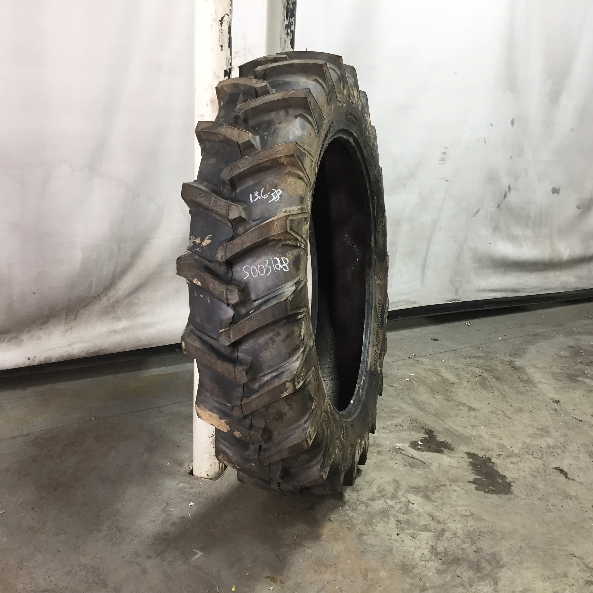 13.6/-38 Harvest King Field Pro All Purpose R-1 Tire S003128