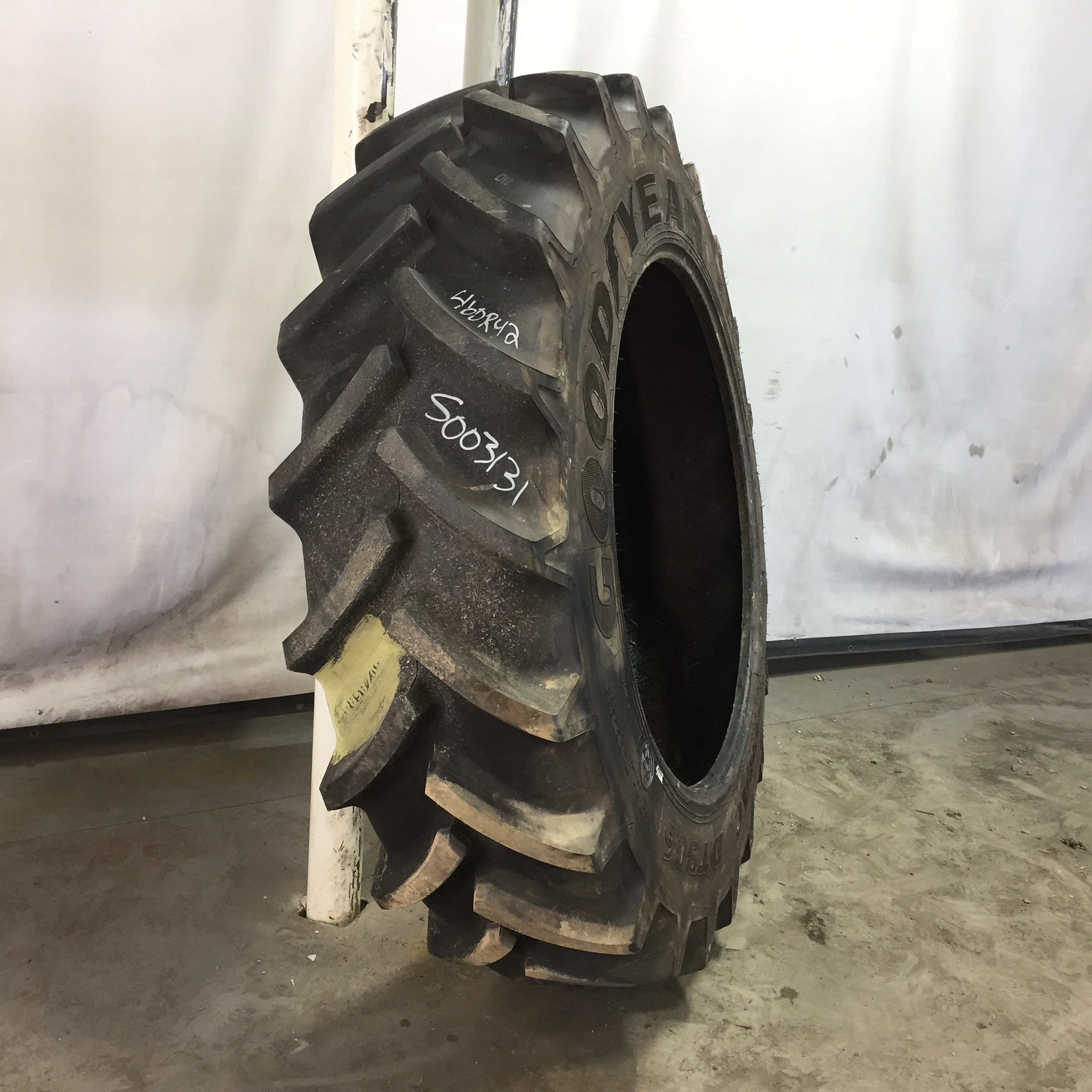 460/85R42 Goodyear Farm DT806 Optitrac R-1W Tire S003131