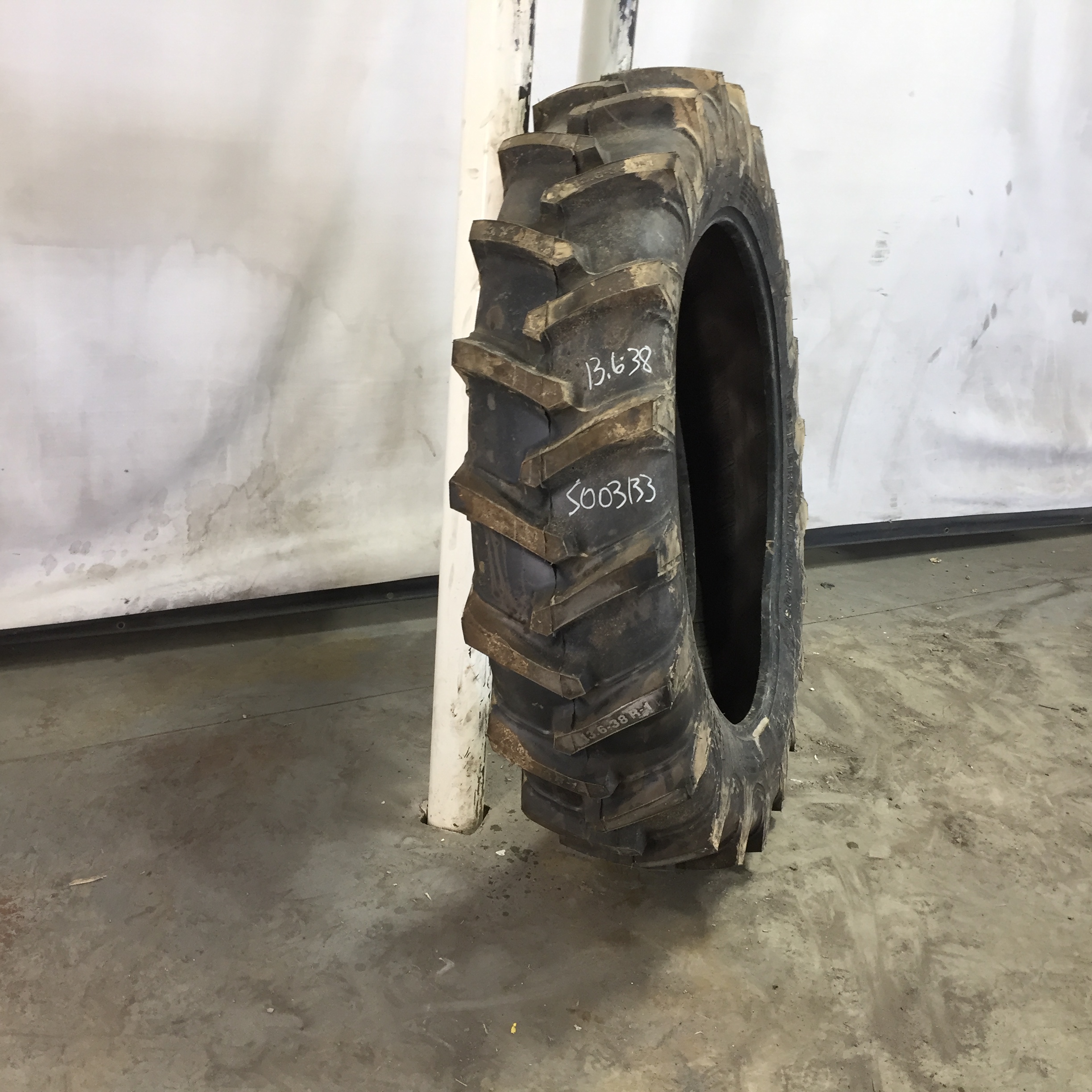 13.6/-38 Harvest King Field Pro All Purpose R-1 Tire S003133