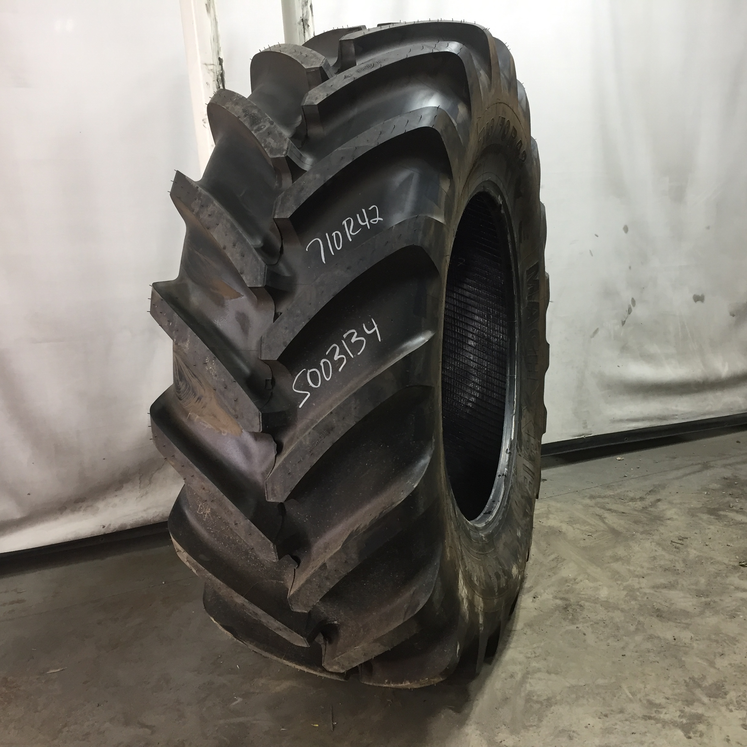710/70R42 Michelin MachXBib R-1W Tire S003134