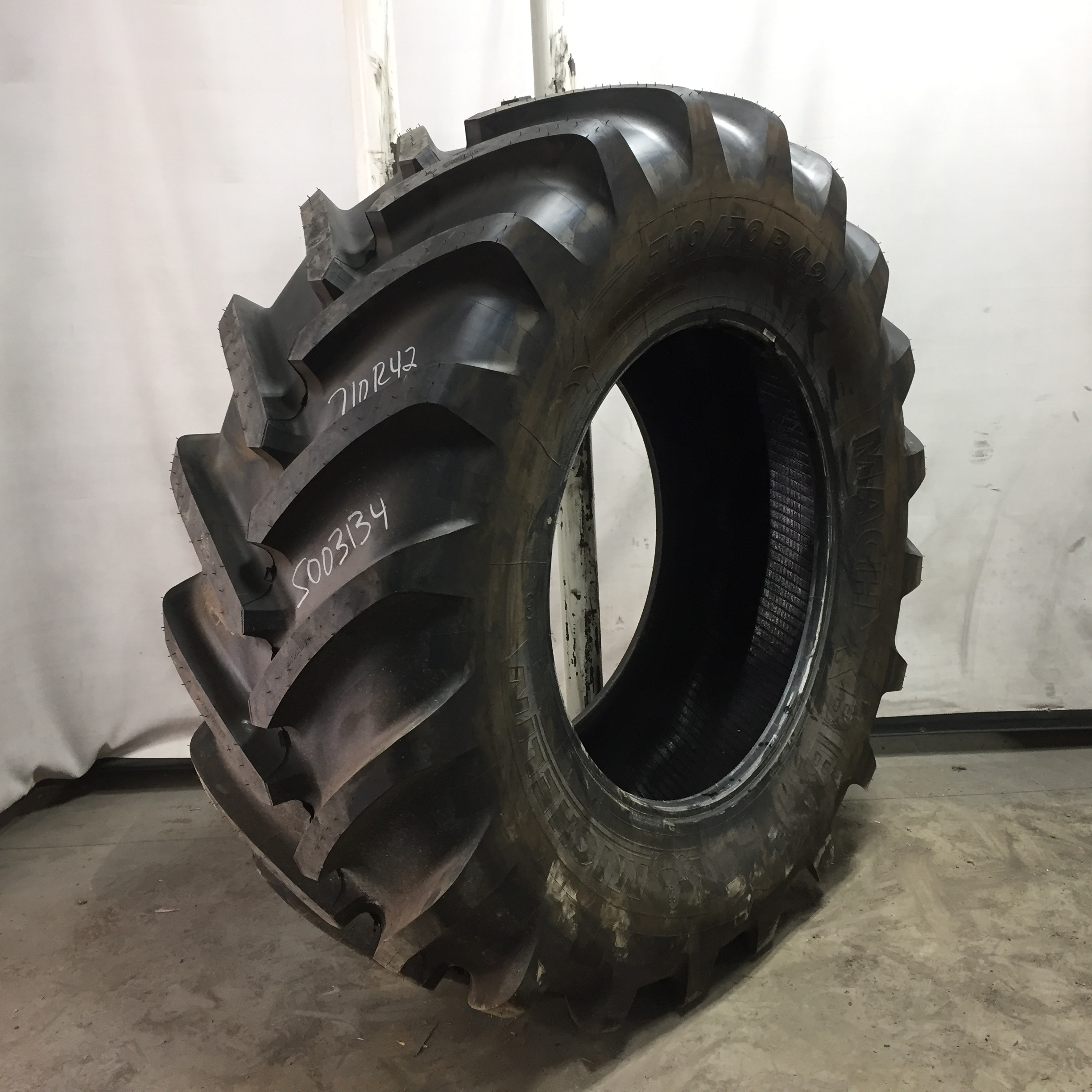 710/70R42 Michelin MachXBib R-1W Tire S003134
