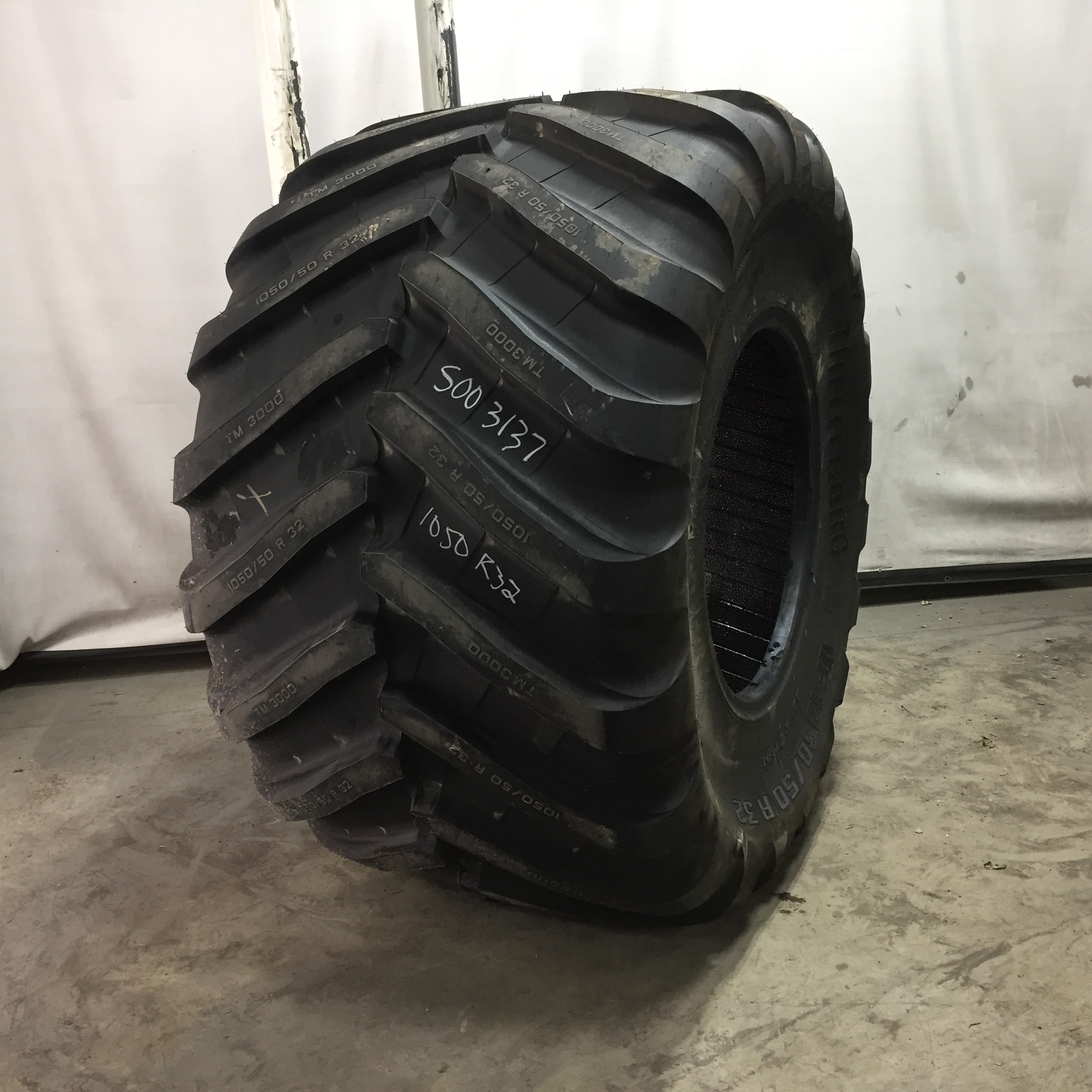 1050/50R32 Trelleborg TM3000 VF R-1W Tire S003137