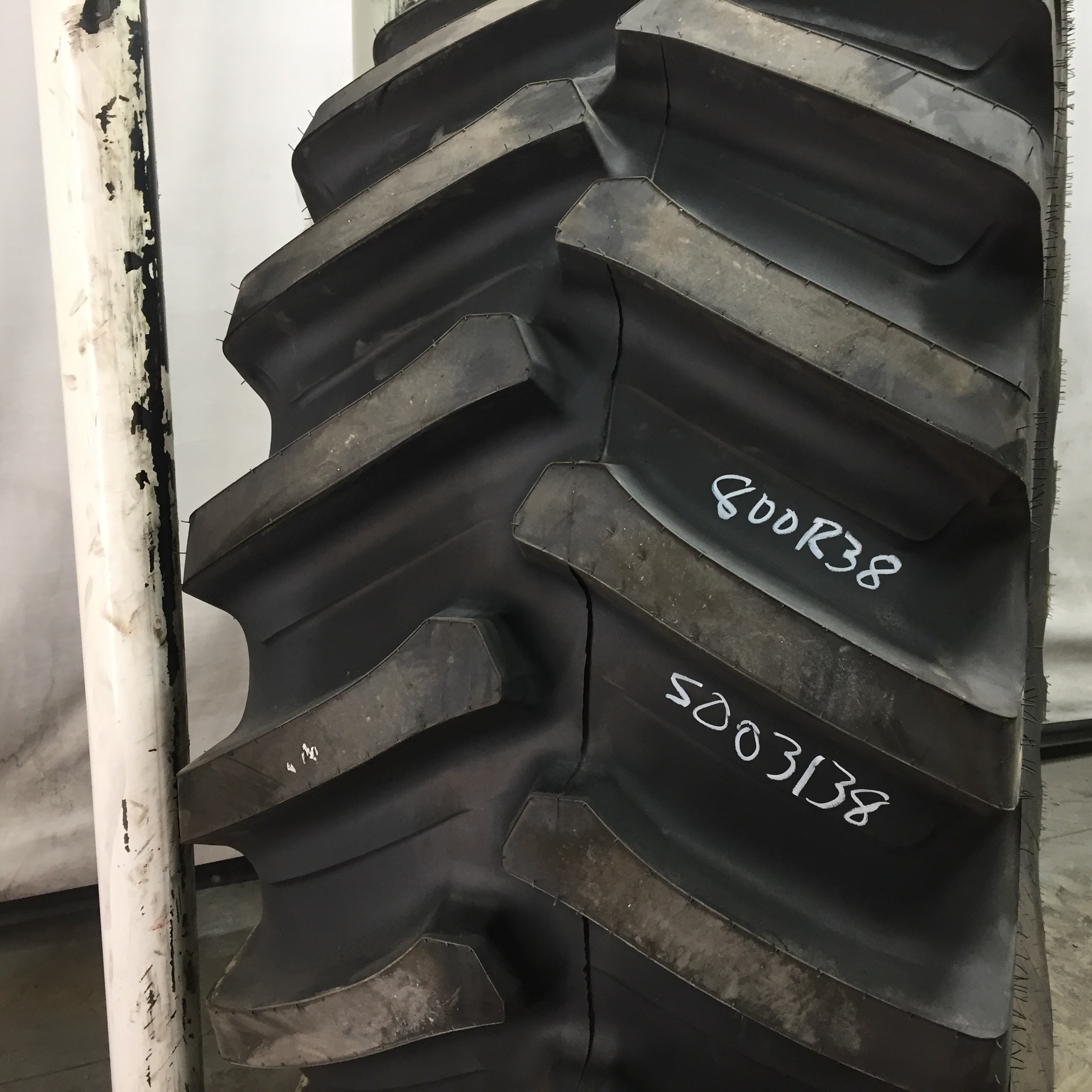 800/70R38 Firestone Radial Deep Tread 23 R-1W Tire S003138