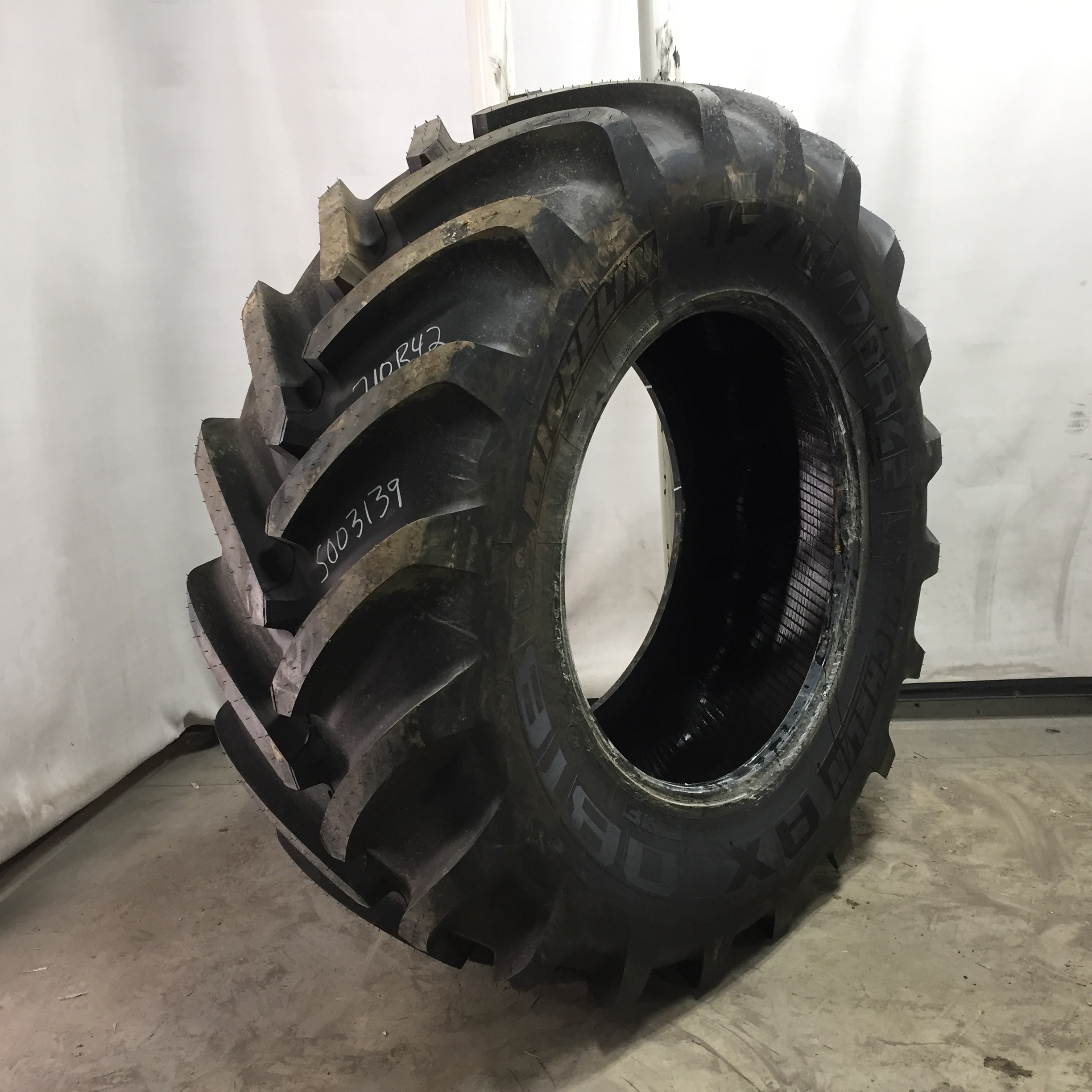 710/70R42 Michelin Axiobib R-1W Tire S003139