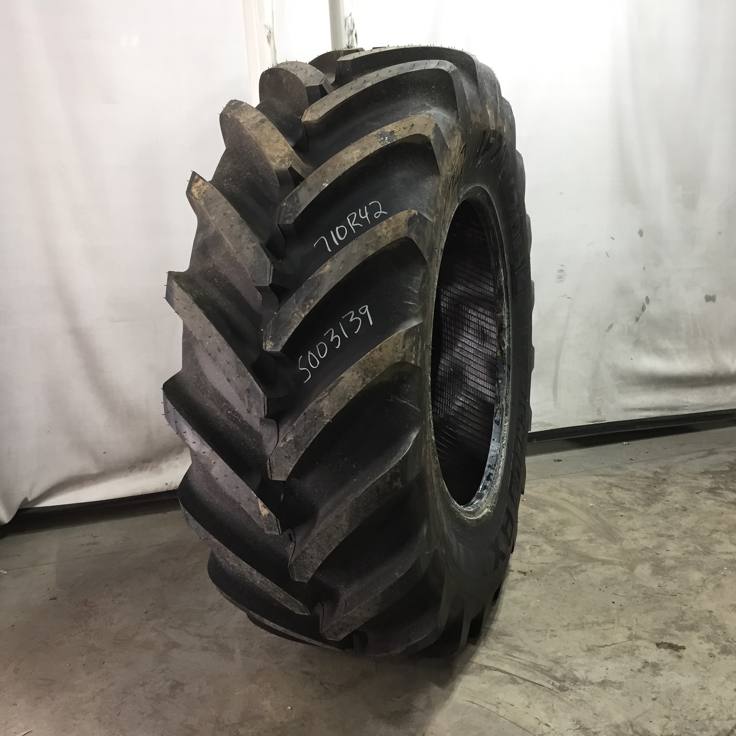 710/70R42 Michelin Axiobib R-1W Tire S003139