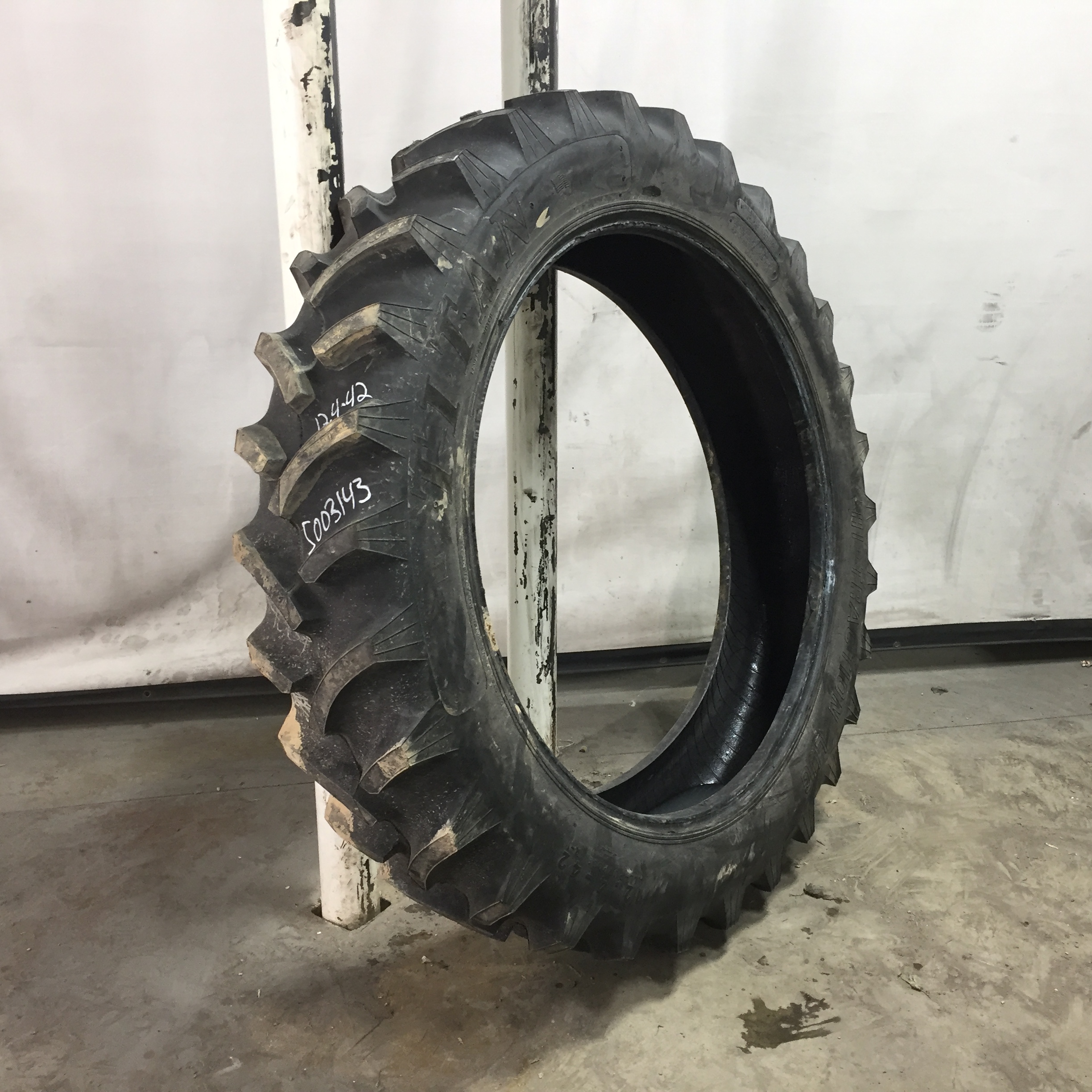 12.4/-42 Titan Farm Hi Traction Lug R-1 Tire S003143