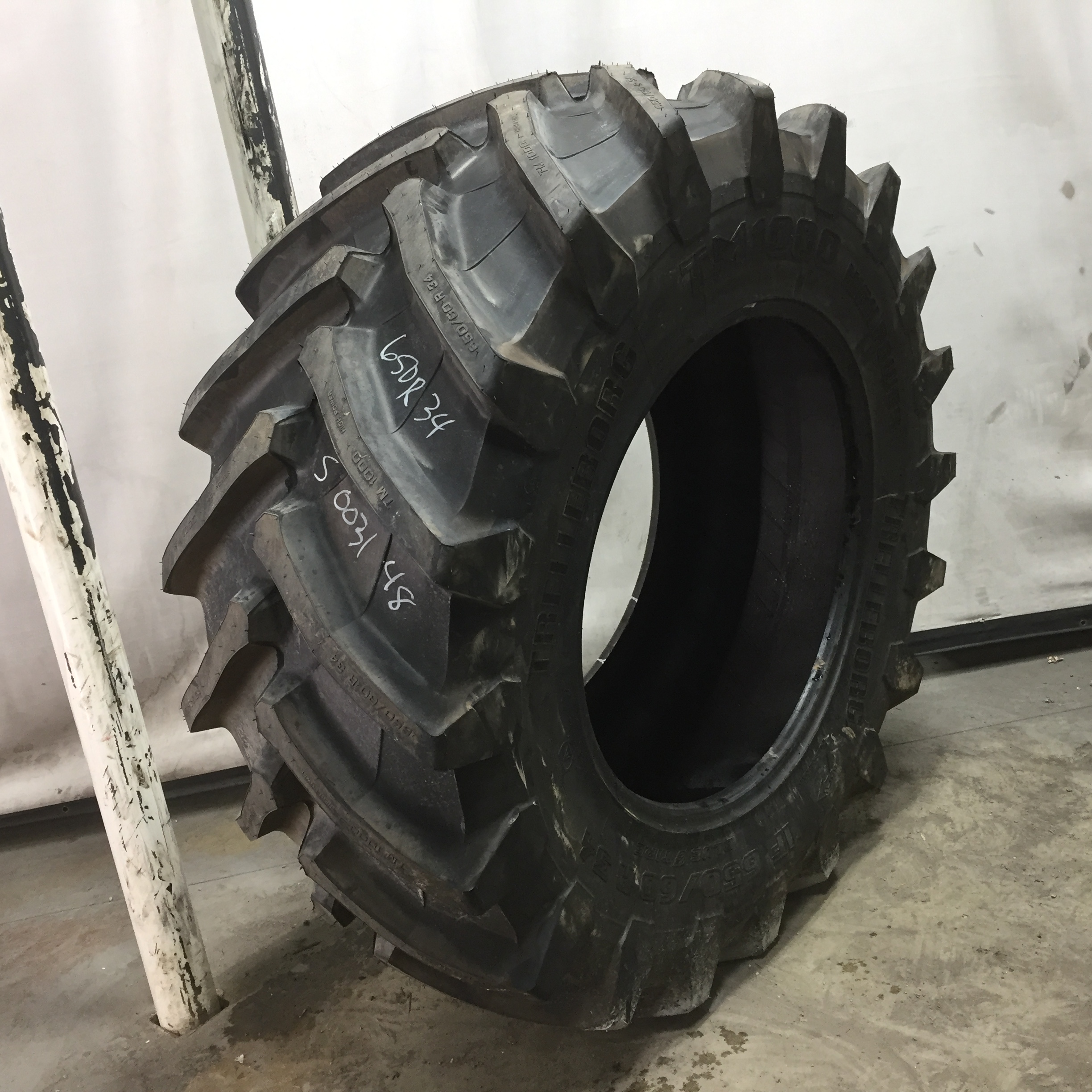650/60R34 Trelleborg TM1000 High Power R-1W Tire S003148