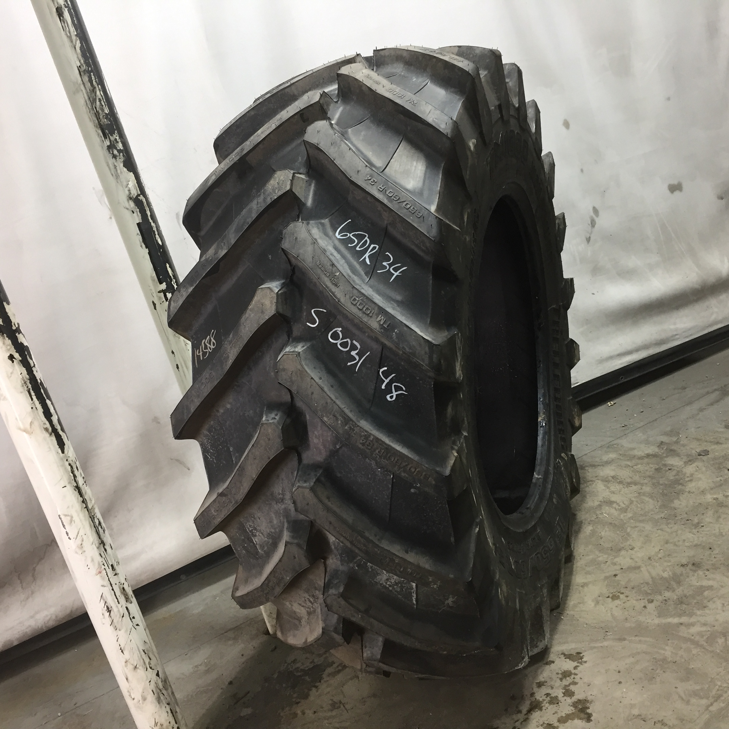 650/60R34 Trelleborg TM1000 High Power R-1W Tire S003148