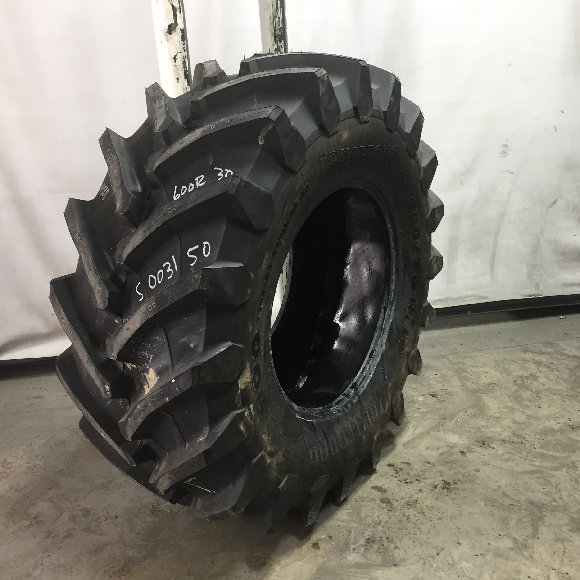 600/70R30 Trelleborg TM900 High Power R-1W Tire S003150