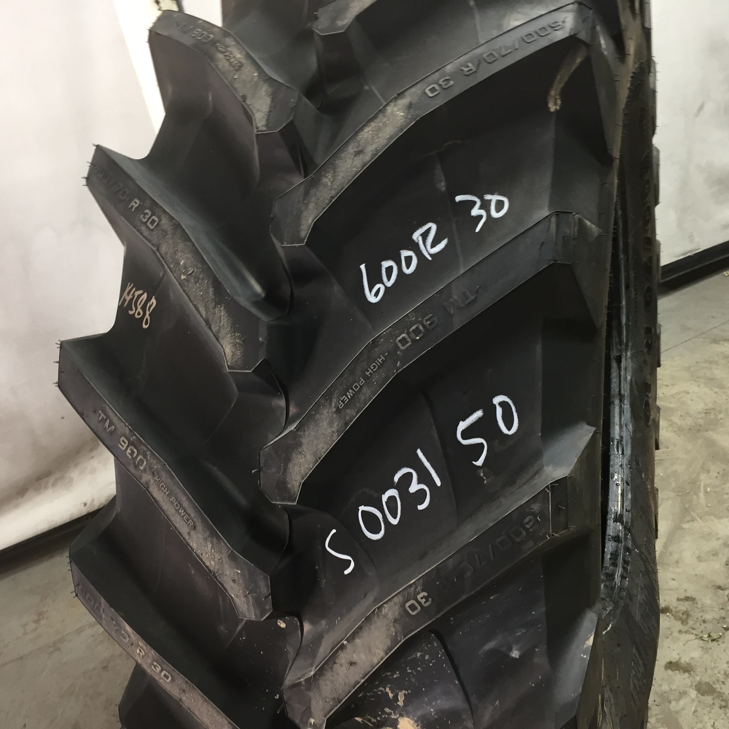 600/70R30 Trelleborg TM900 High Power R-1W Tire S003150