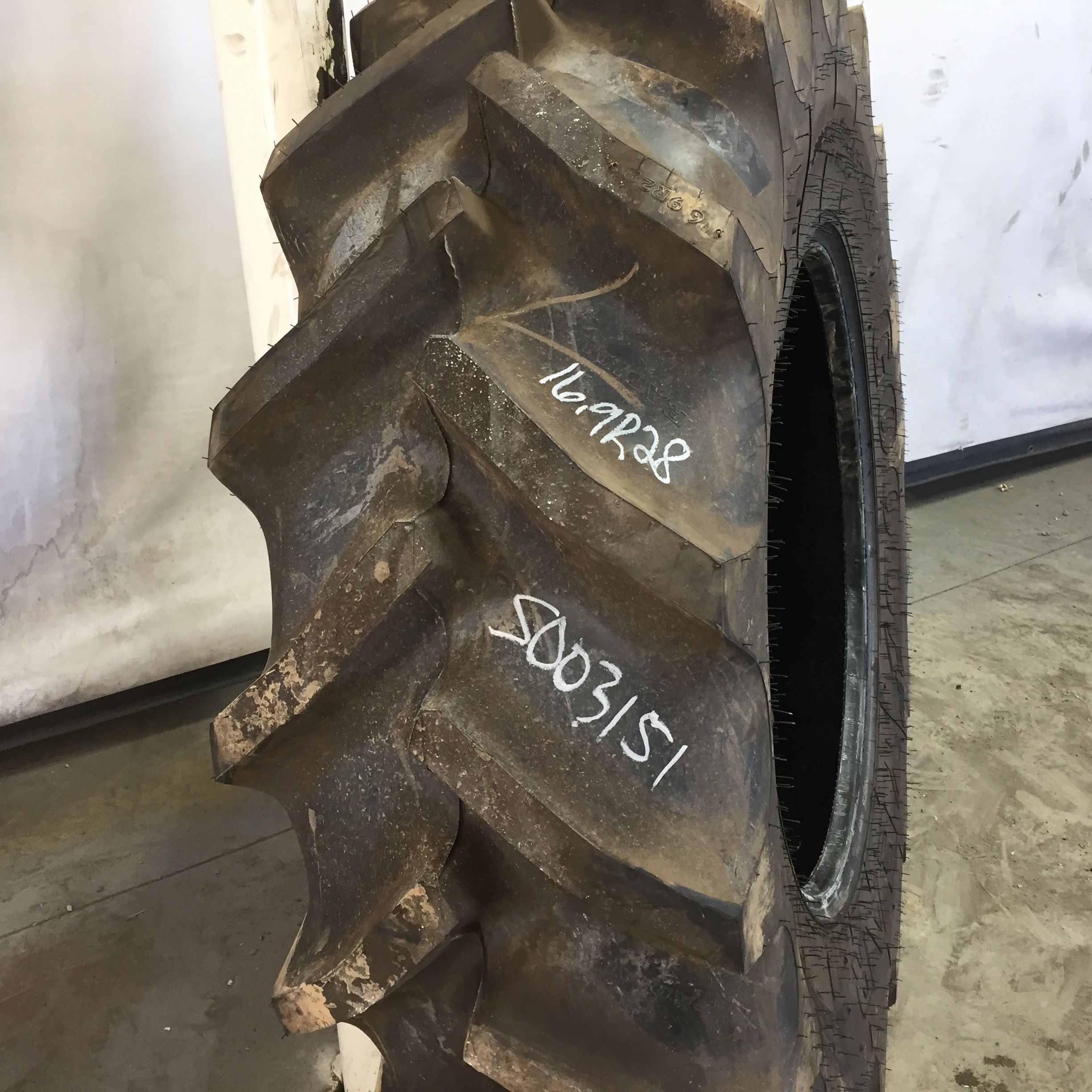 16.9/R28 Goodyear Farm Super Traction Radial R-1W Tire S003151