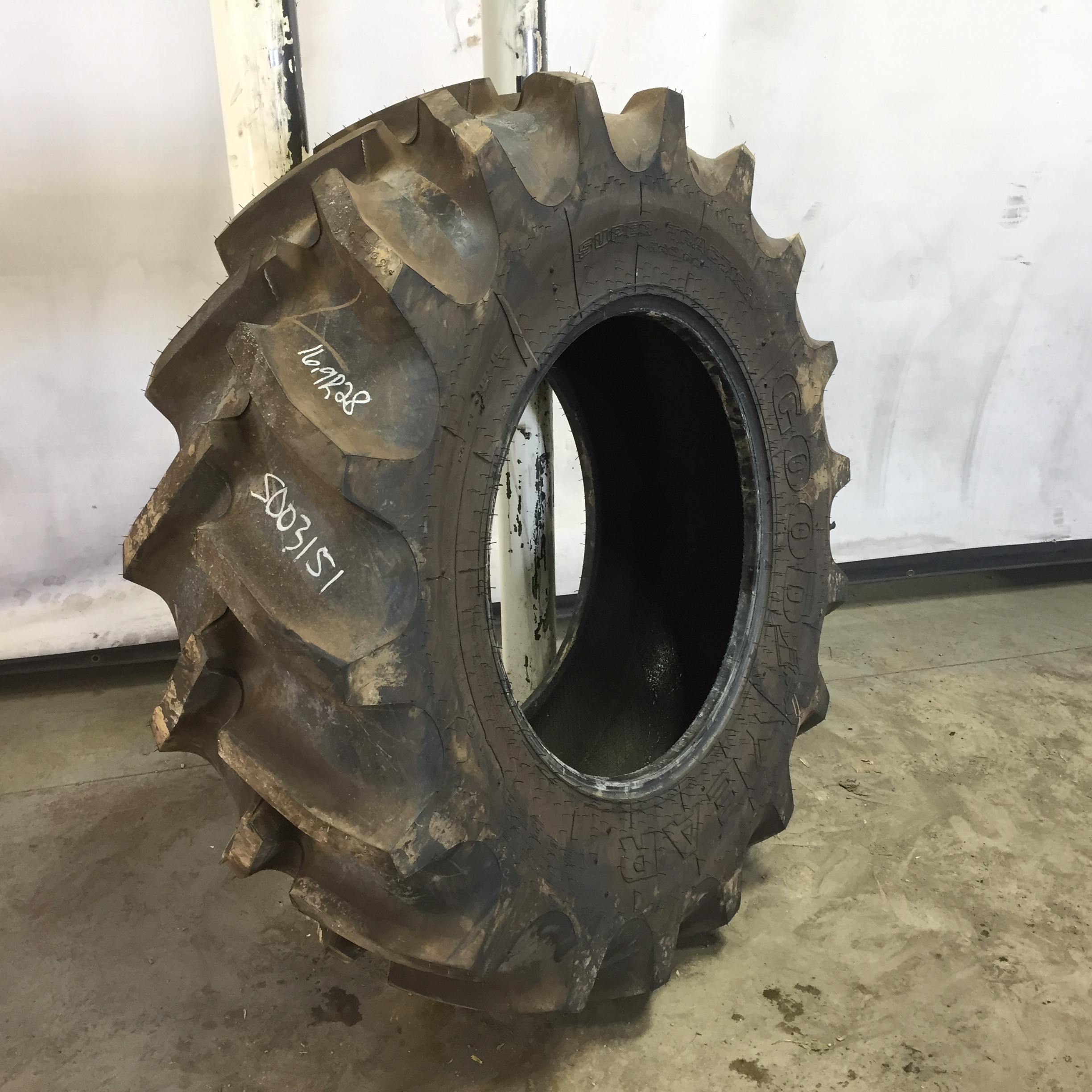 16.9/R28 Goodyear Farm Super Traction Radial R-1W Tire S003151