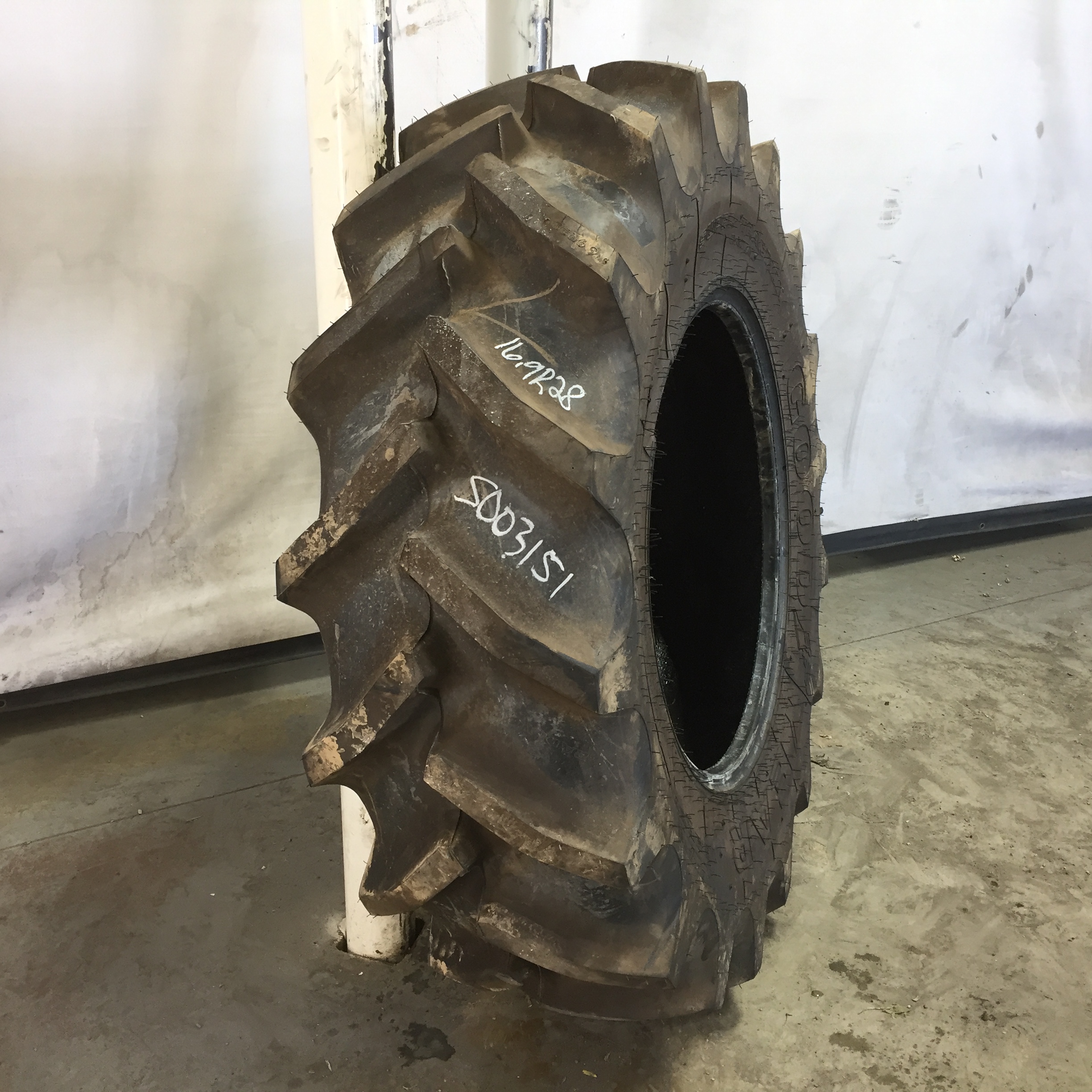 16.9/R28 Goodyear Farm Super Traction Radial R-1W Tire S003151